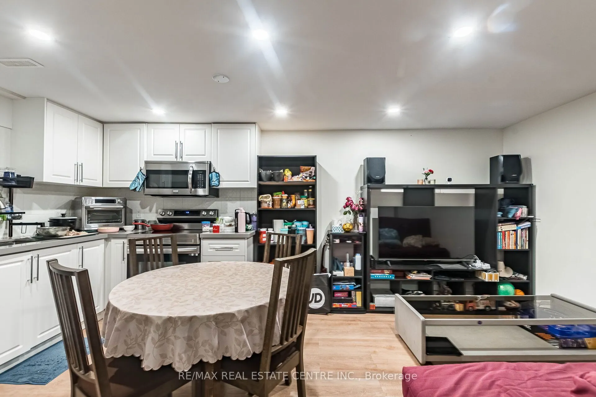 1571 Meadowfield Crescent