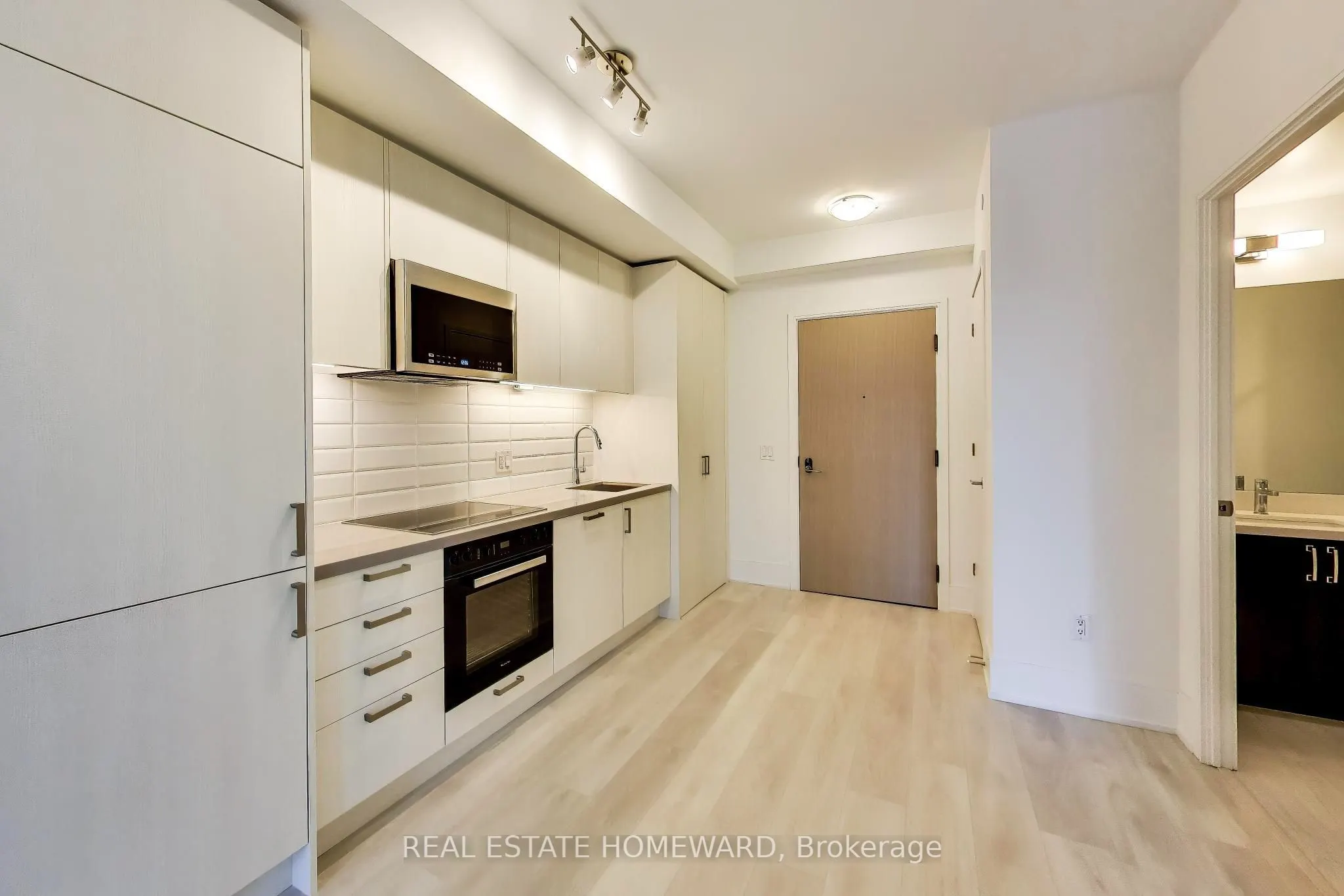 2450 Bloor Street W #304