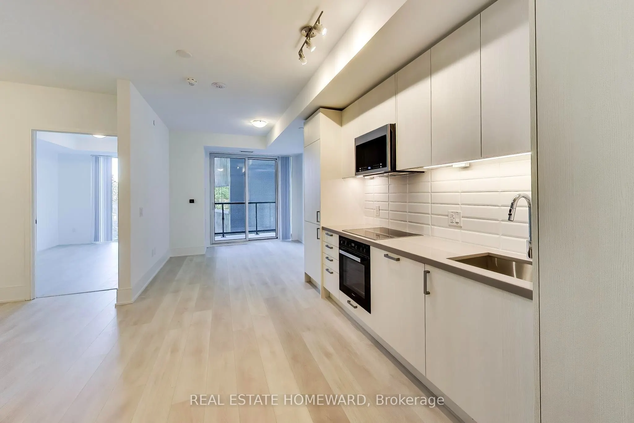 2450 Bloor Street W #304