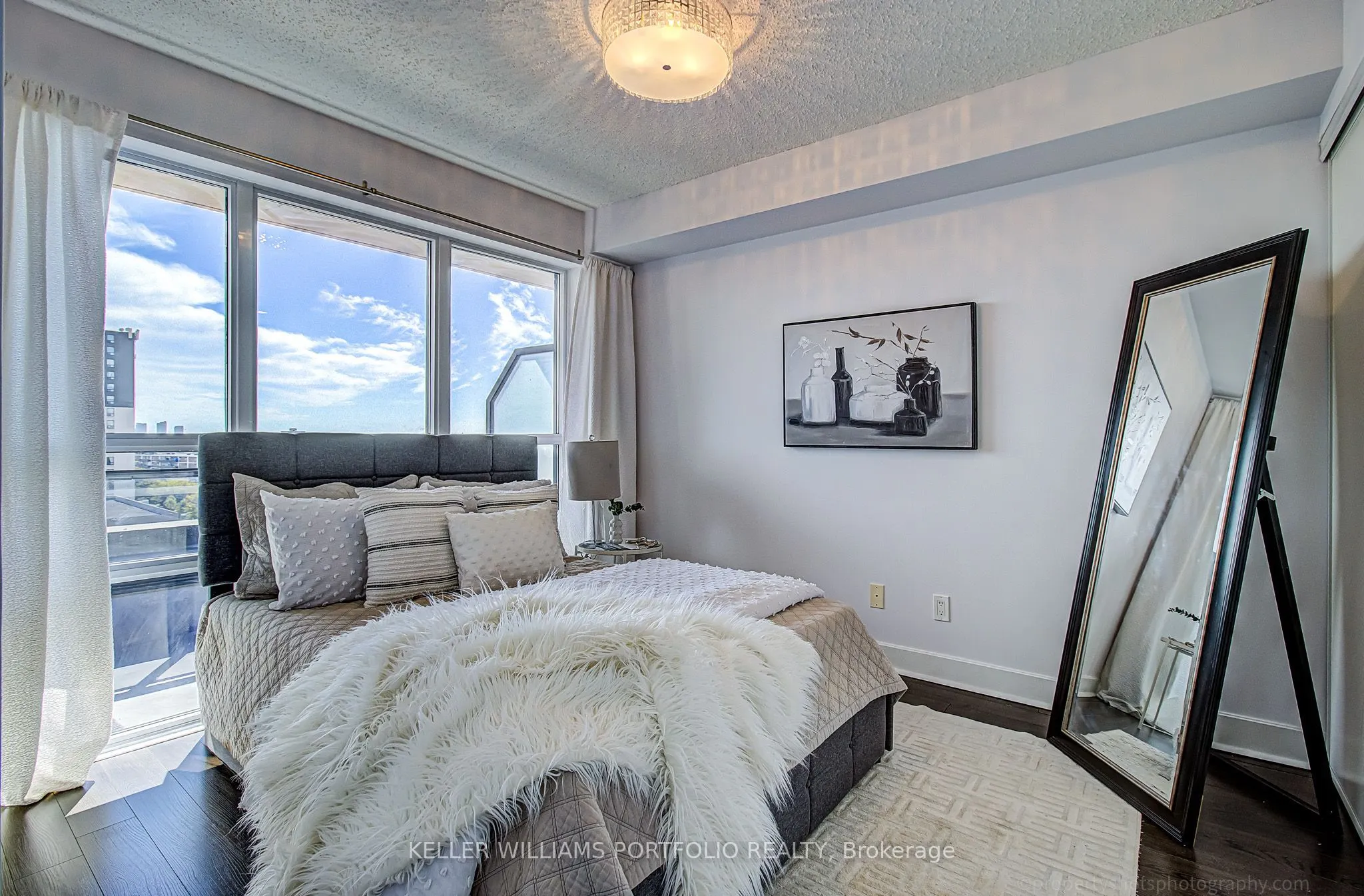 6 Eva Road #706