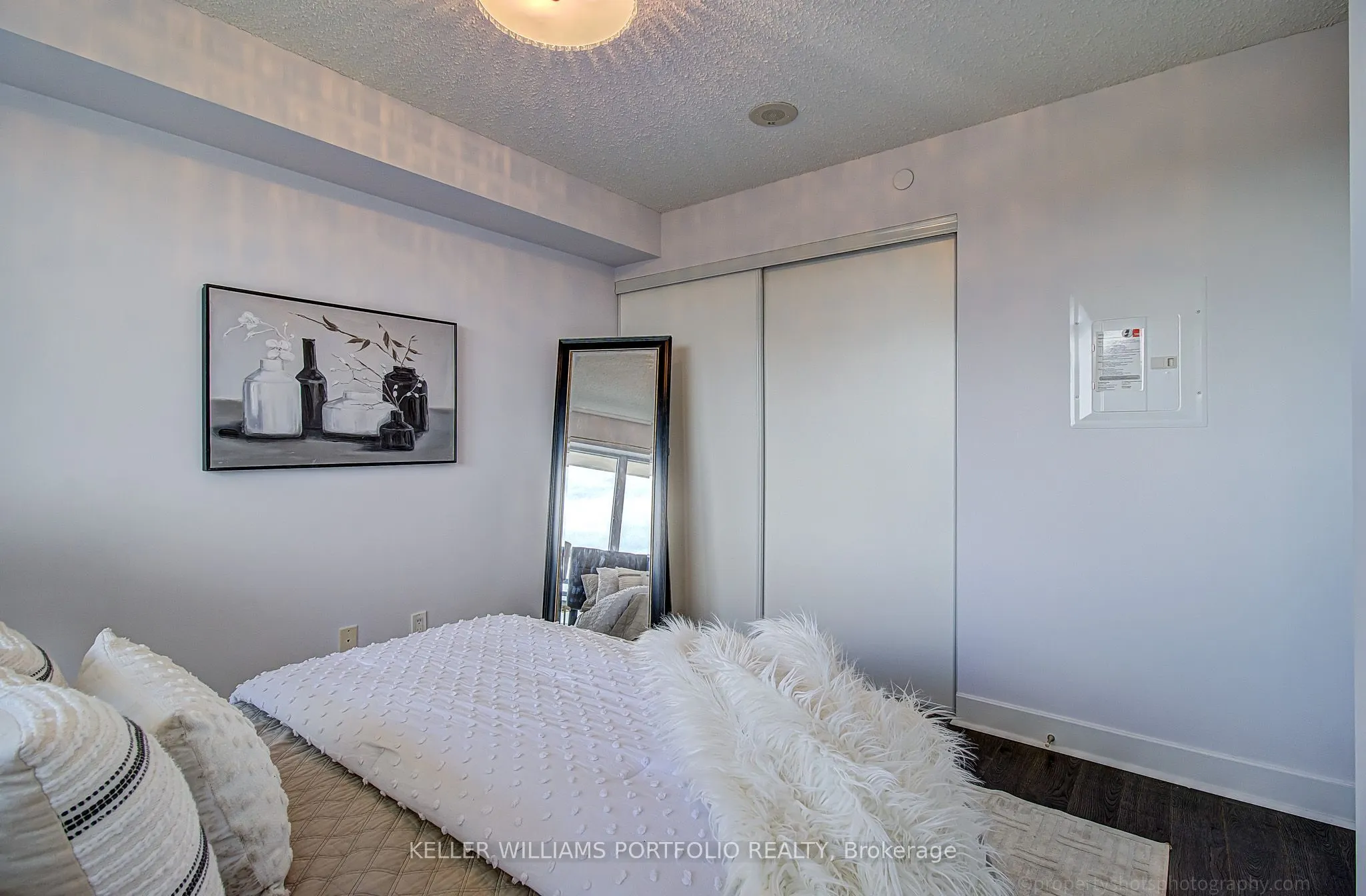 6 Eva Road #706