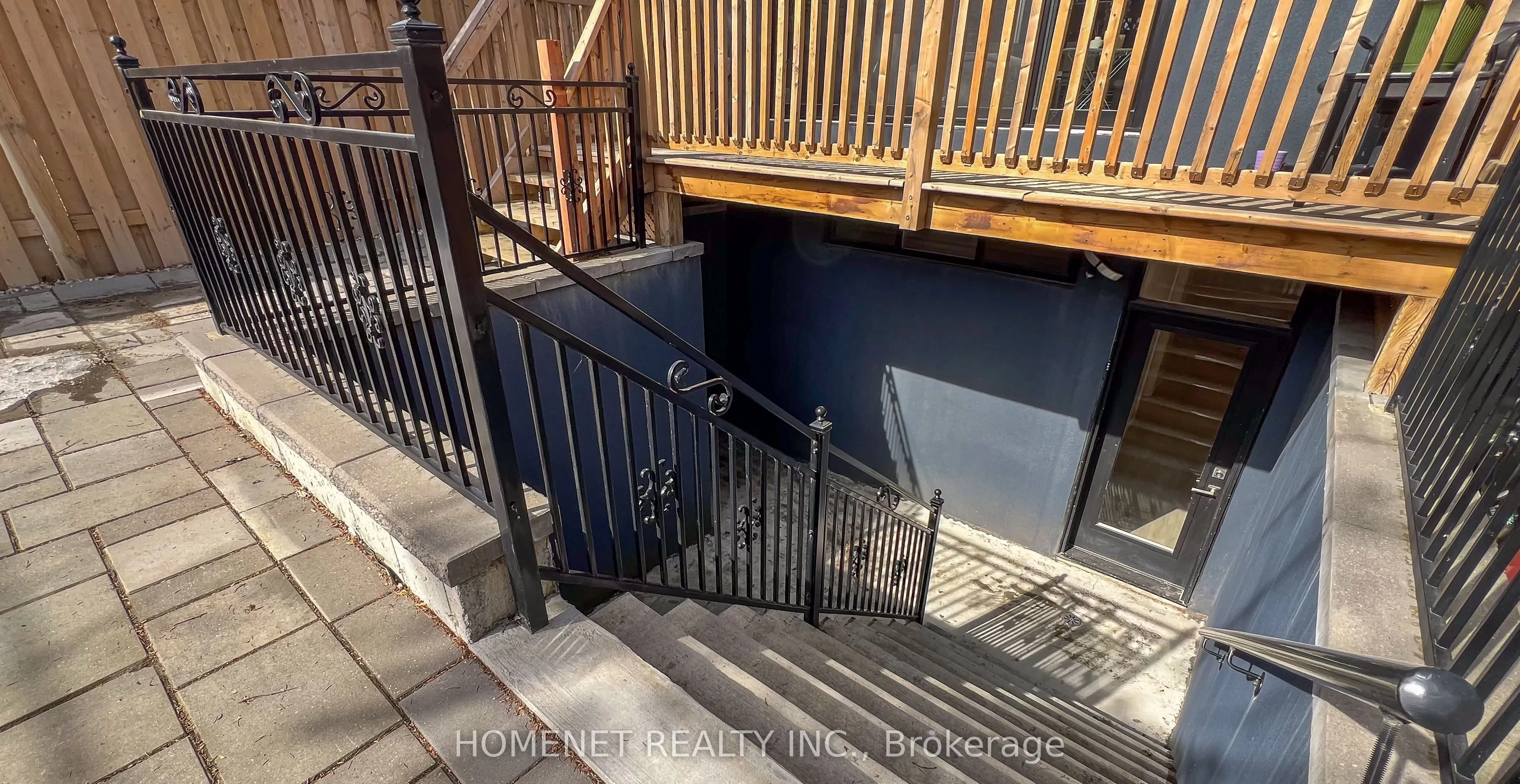 25A Tecumseth Avenue