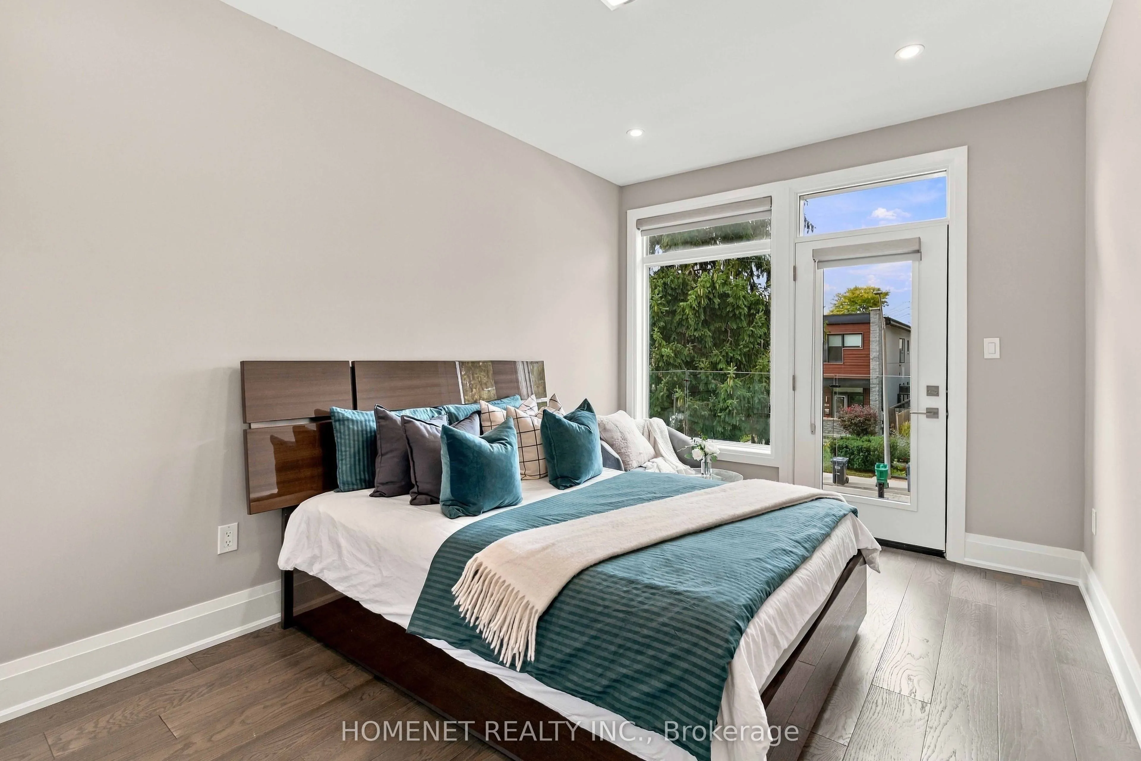 25A Tecumseth Avenue