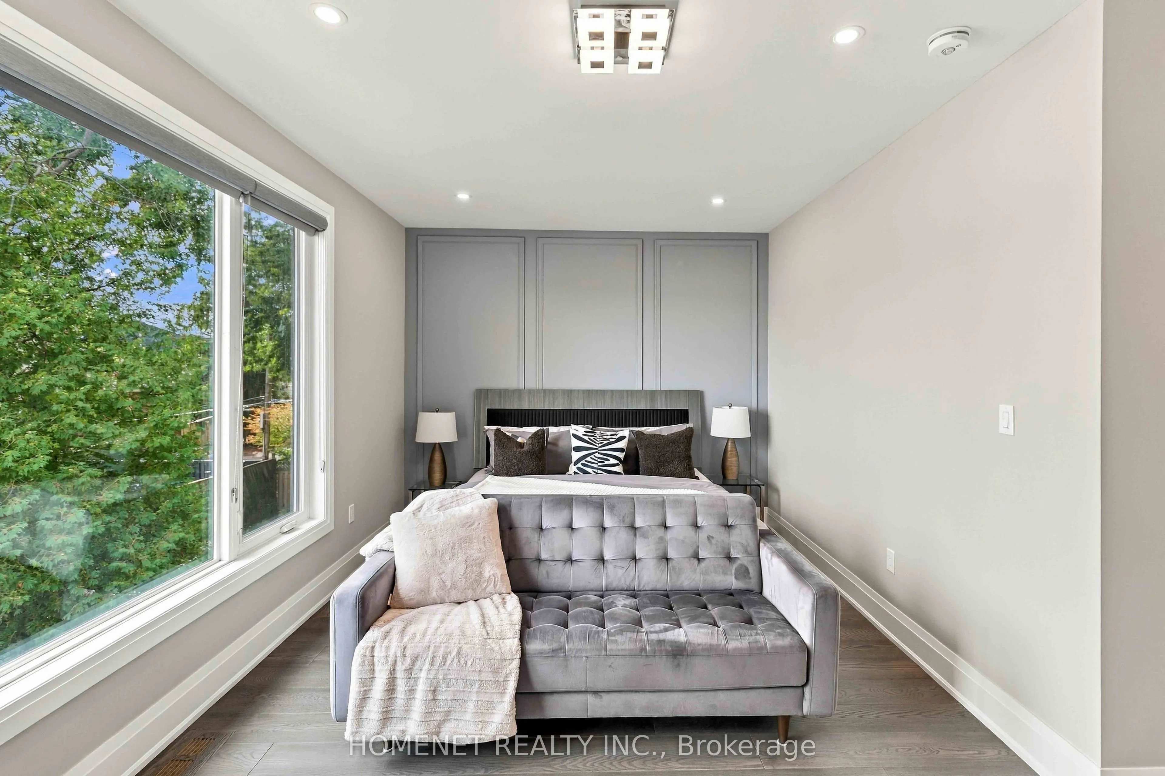 25A Tecumseth Avenue