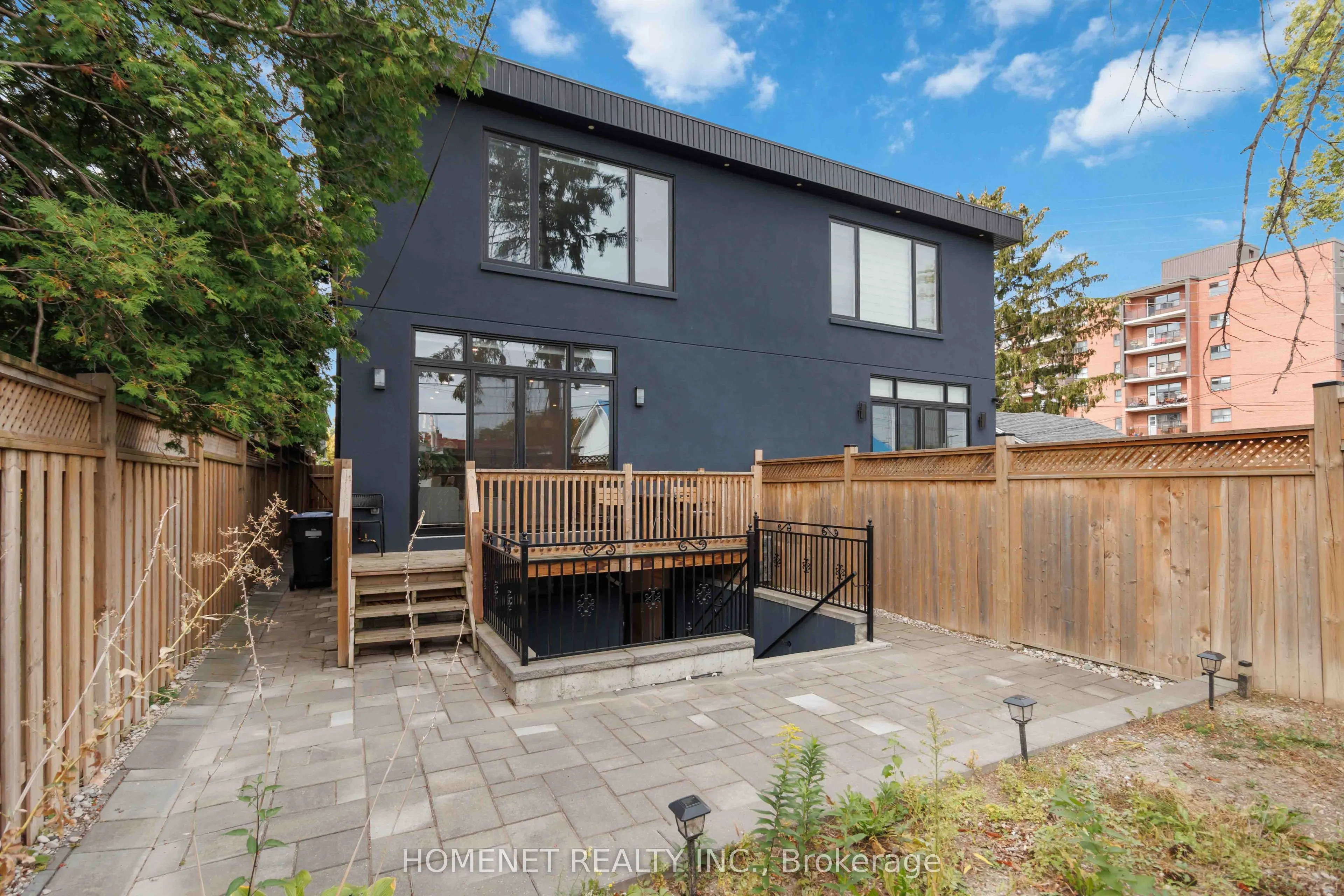 25A Tecumseth Avenue