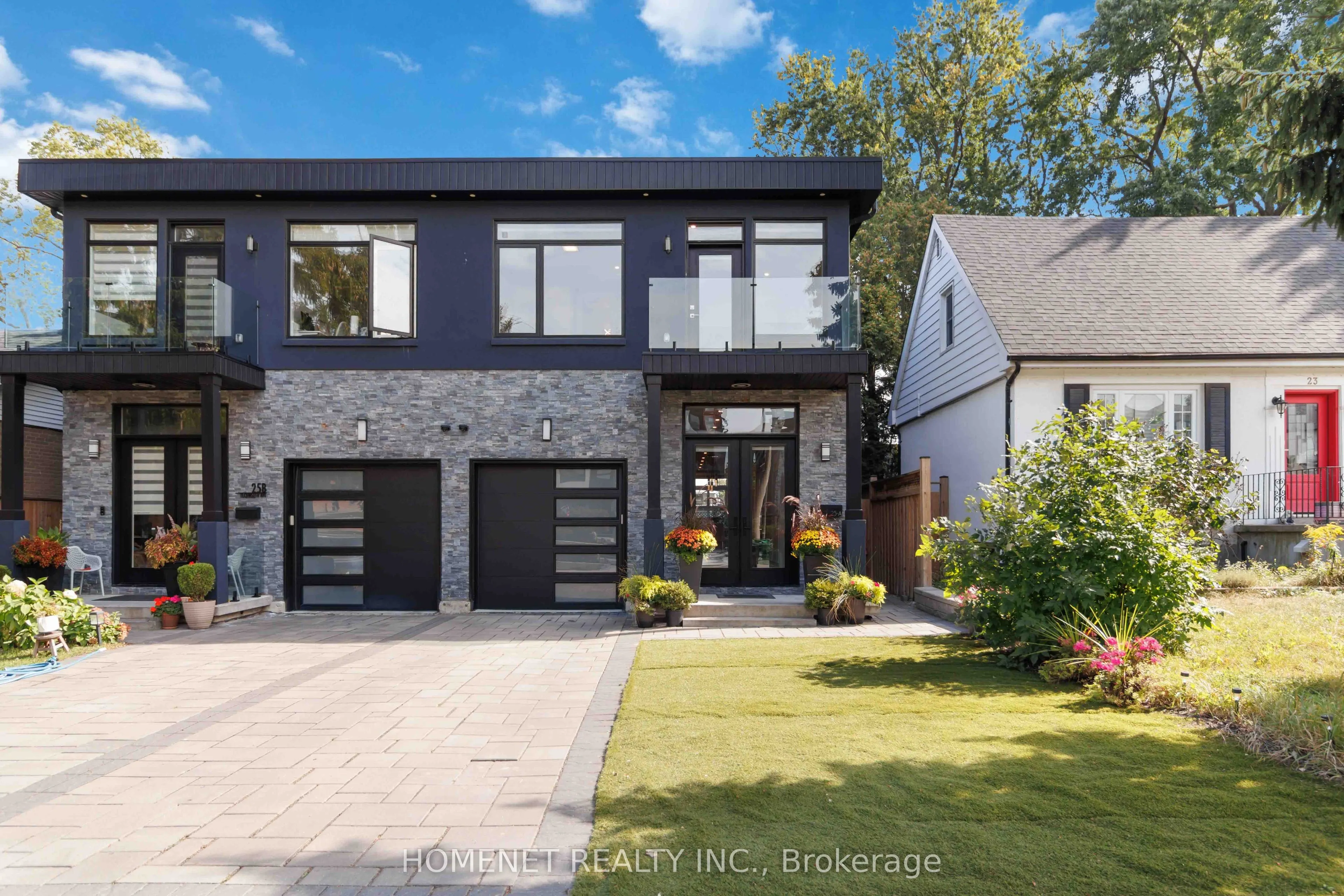 25A Tecumseth Avenue