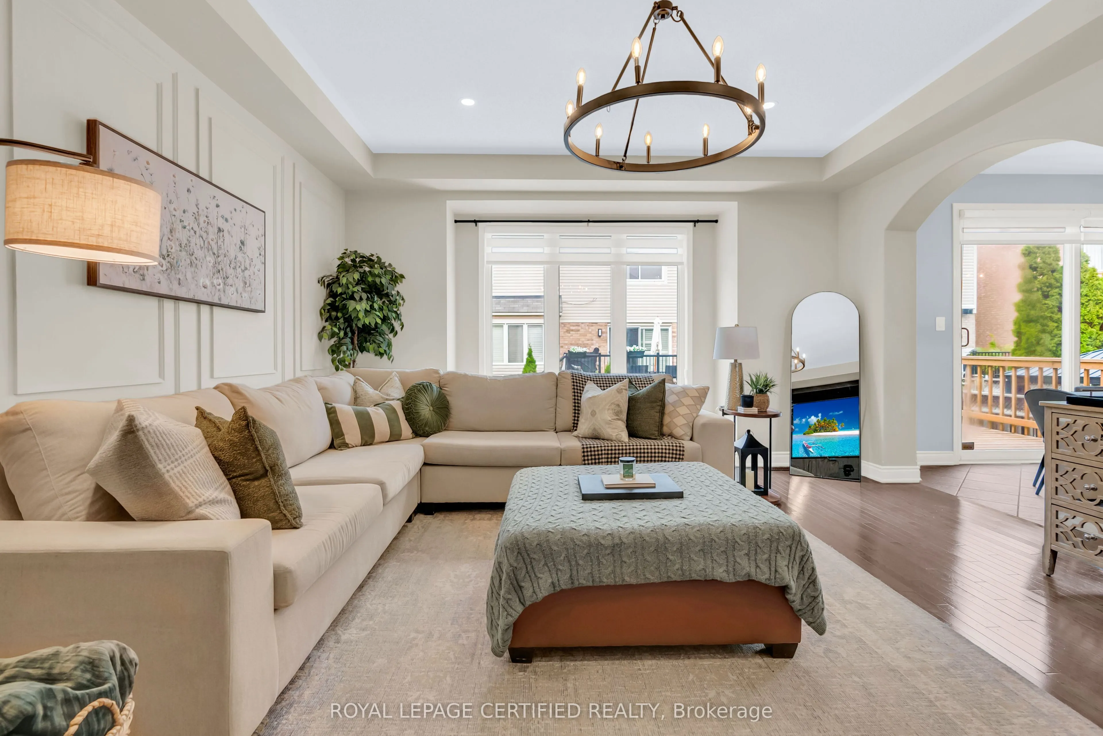 921 Hepburn Road