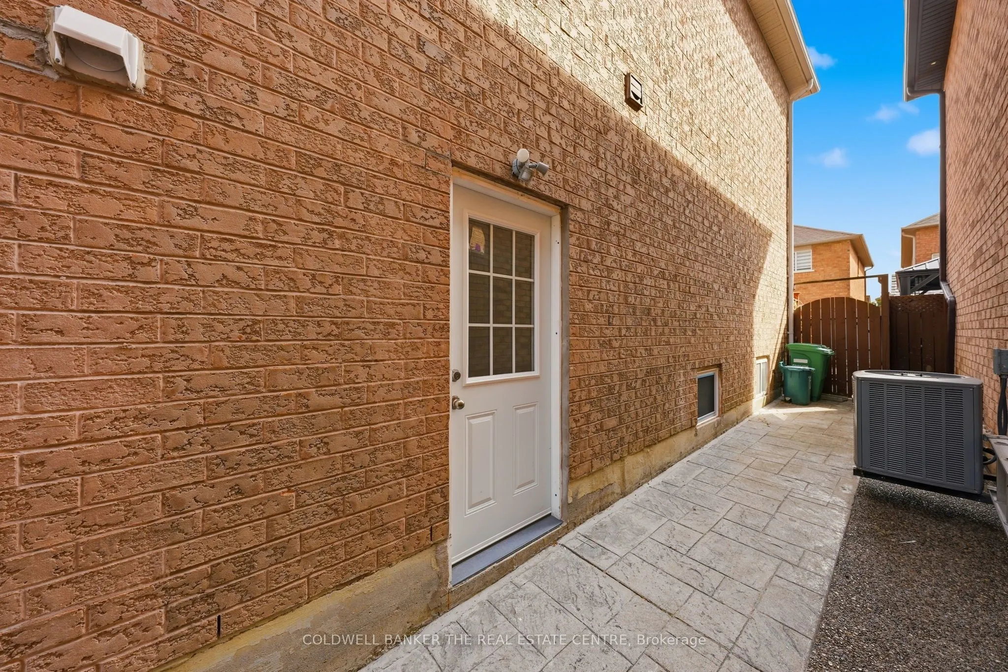15 Charleswood Circle