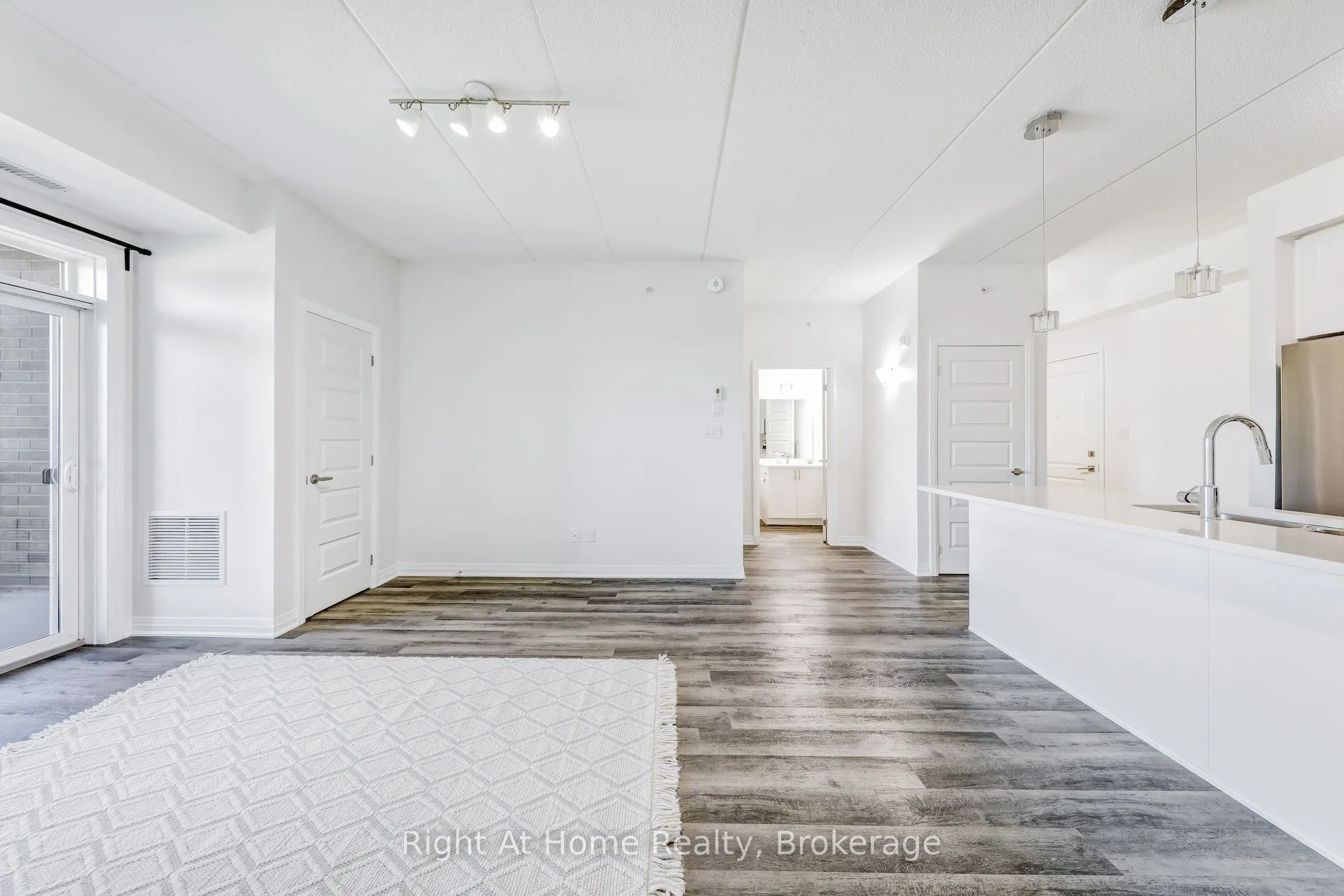 610 Farmstead Drive #307