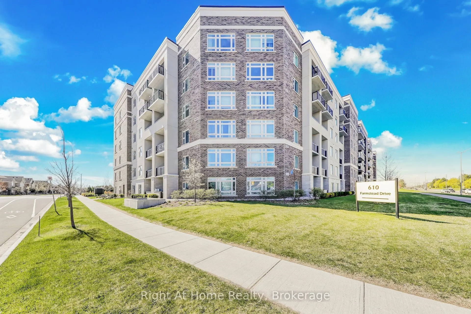 610 Farmstead Drive #307