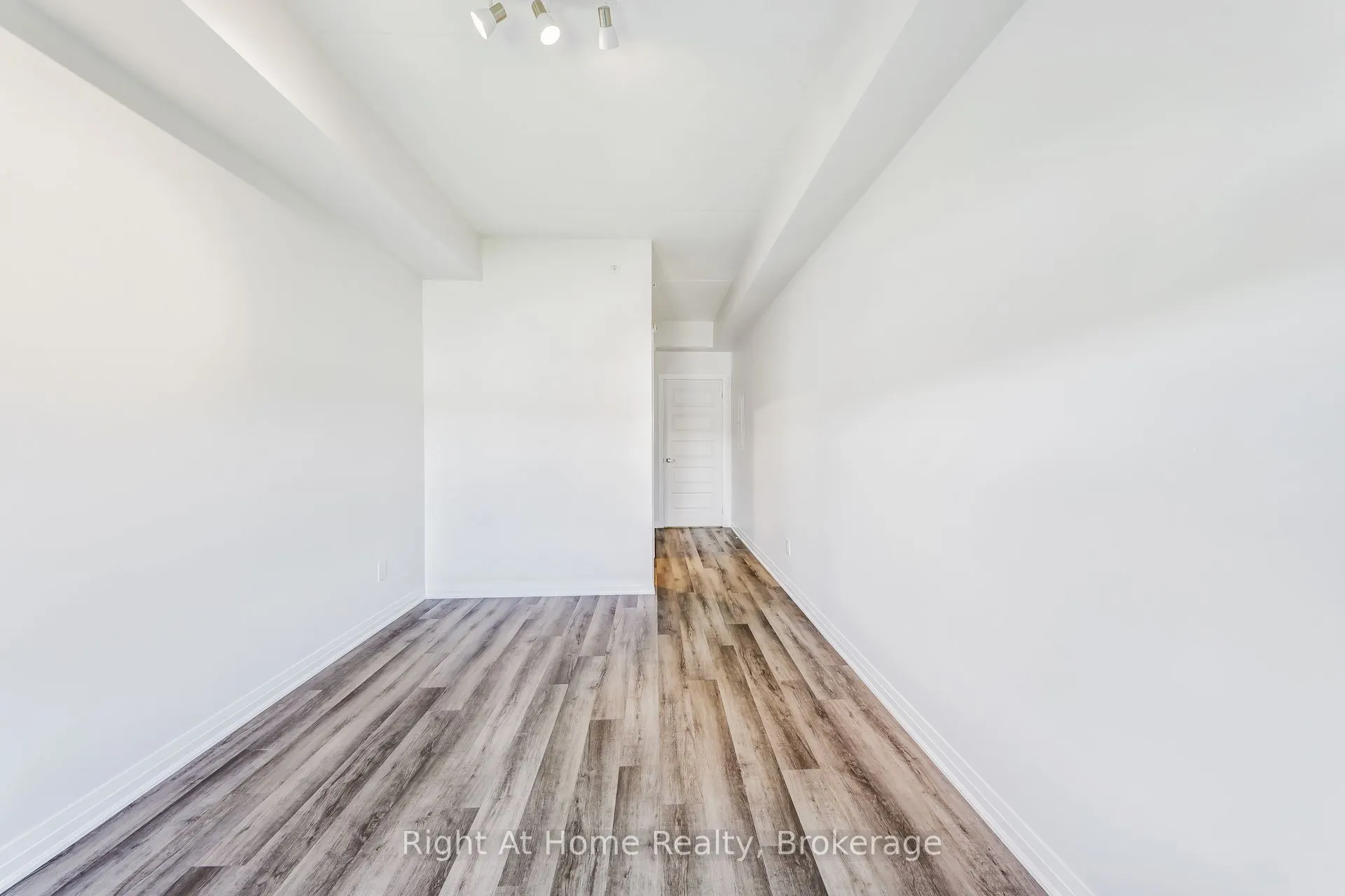 610 Farmstead Drive #307