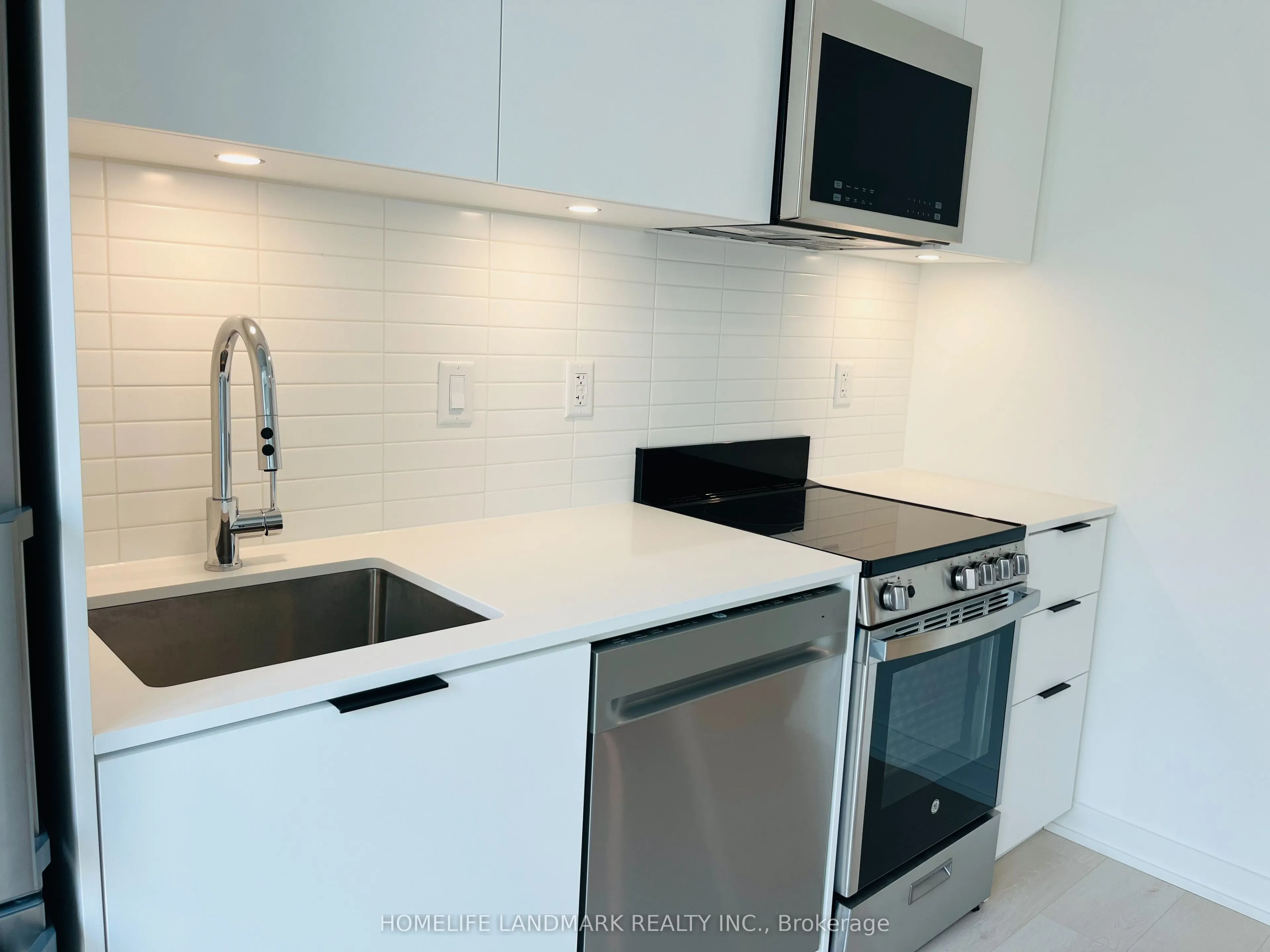 1 Vine Avenue #2 floor
