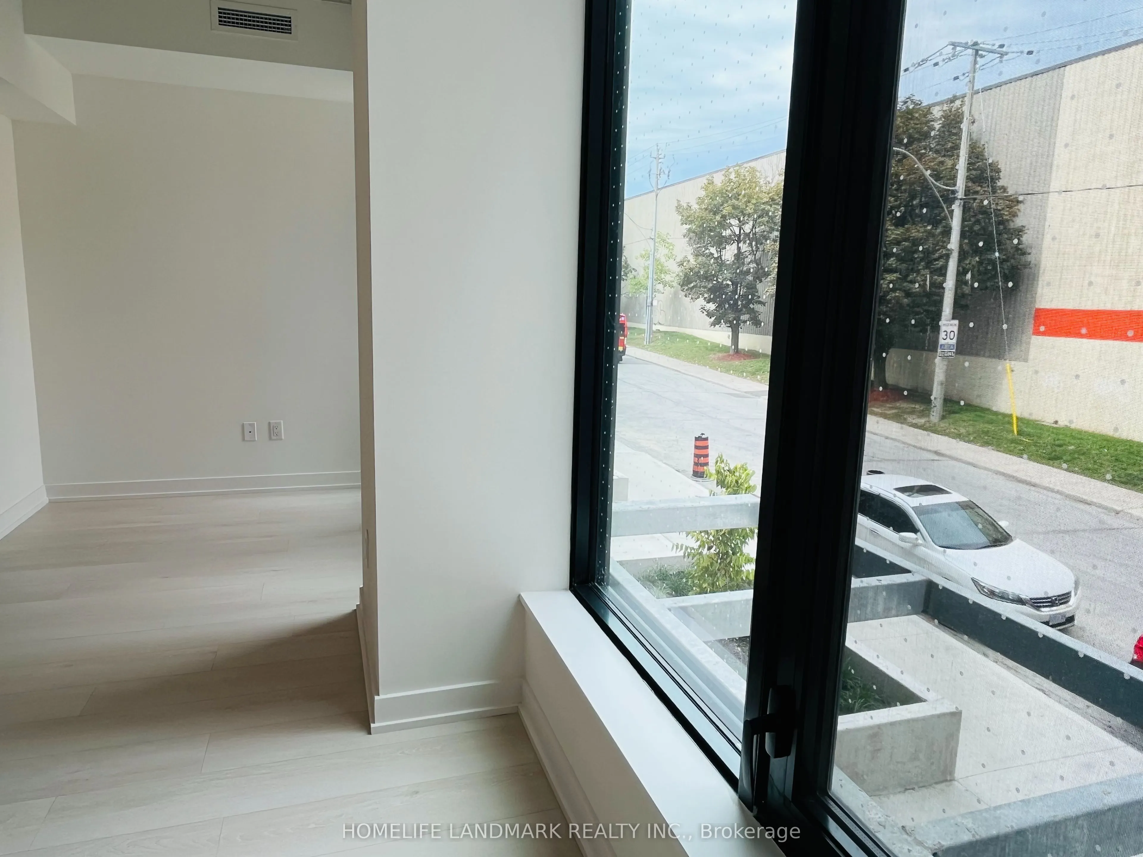 1 Vine Avenue #2 floor