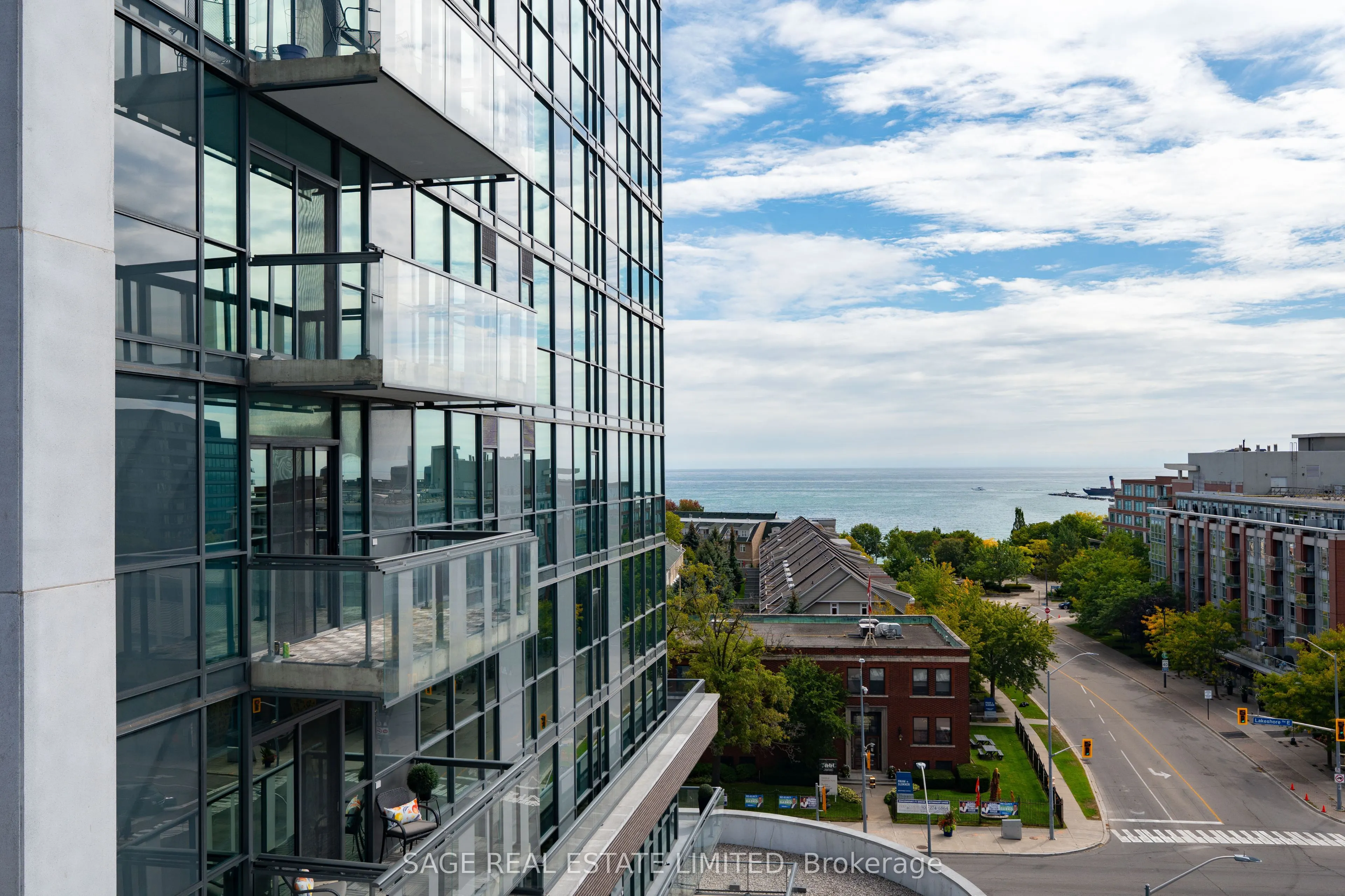 1 Hurontario Street #202