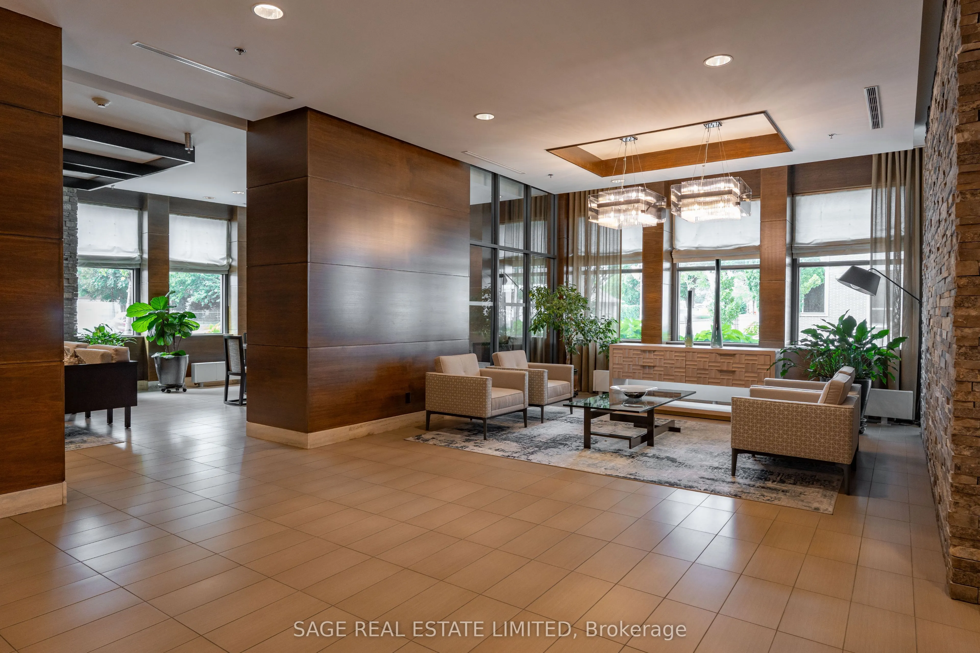 1 Hurontario Street #202