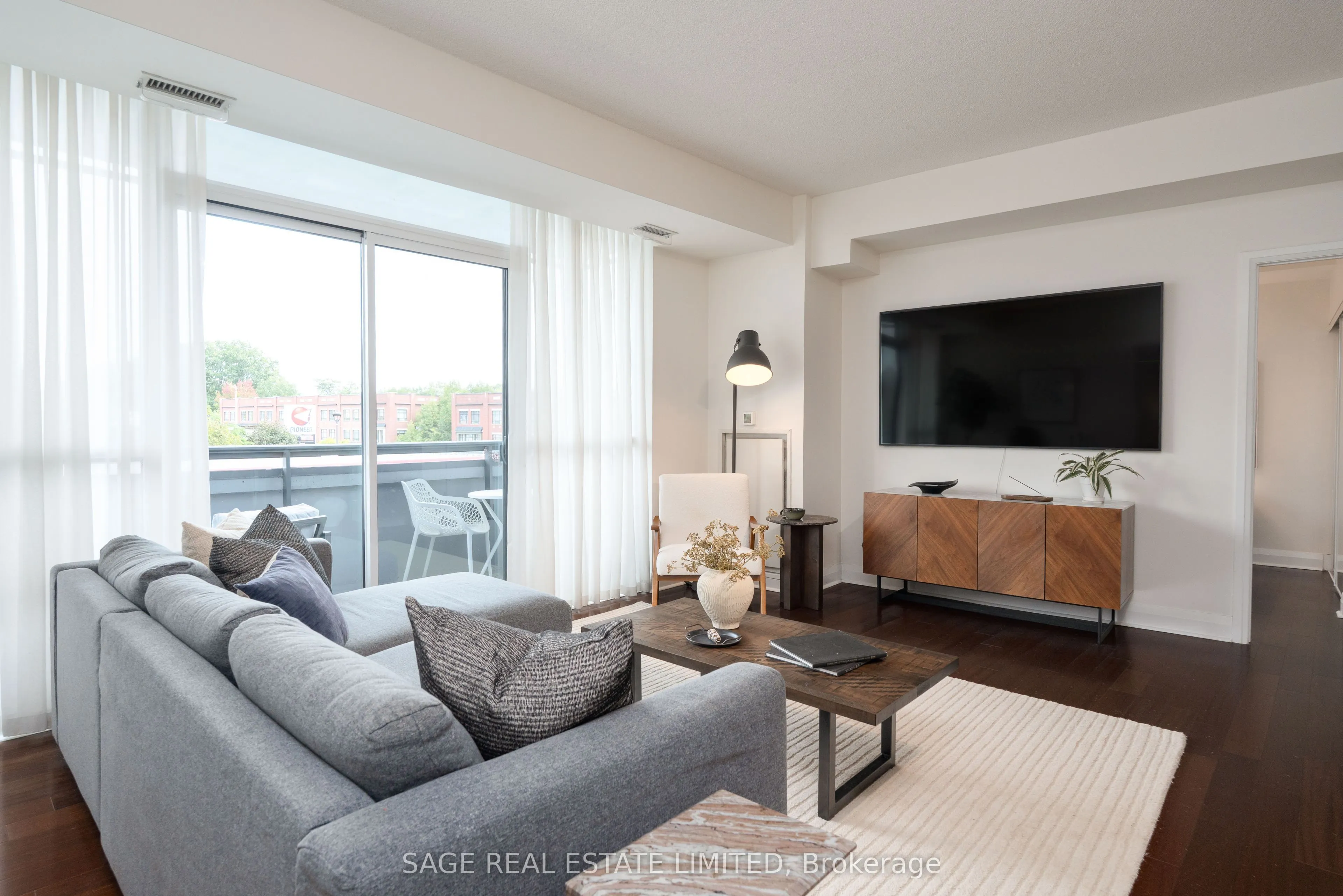 1 Hurontario Street #202