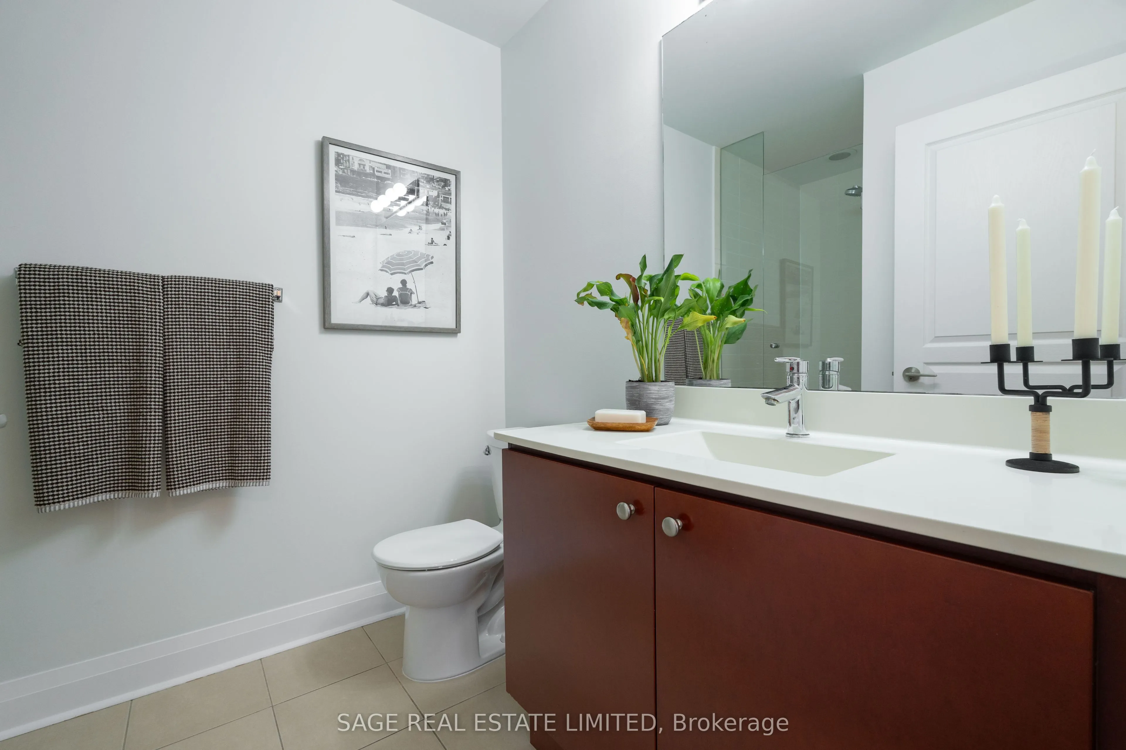 1 Hurontario Street #202
