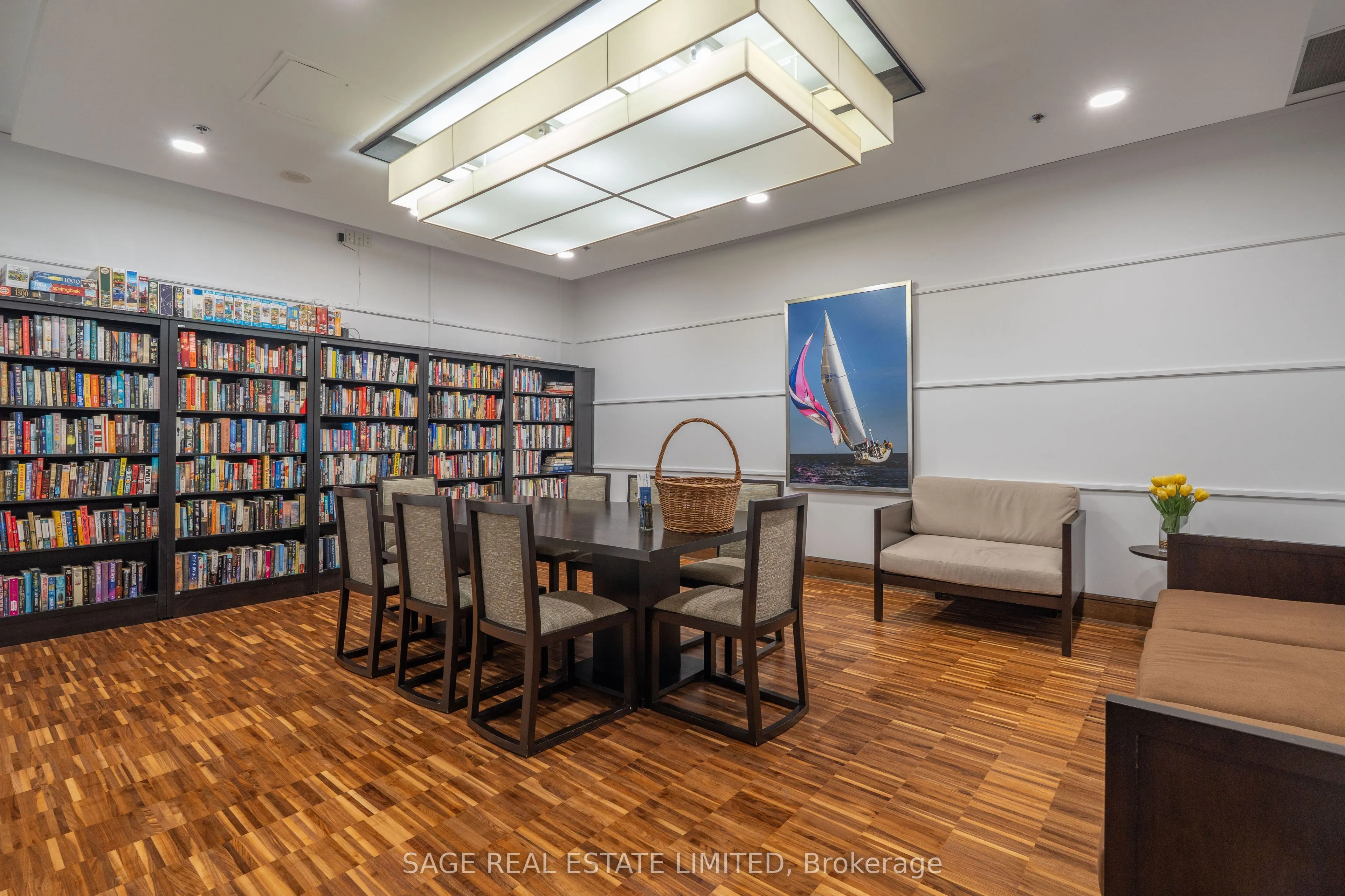 1 Hurontario Street #202