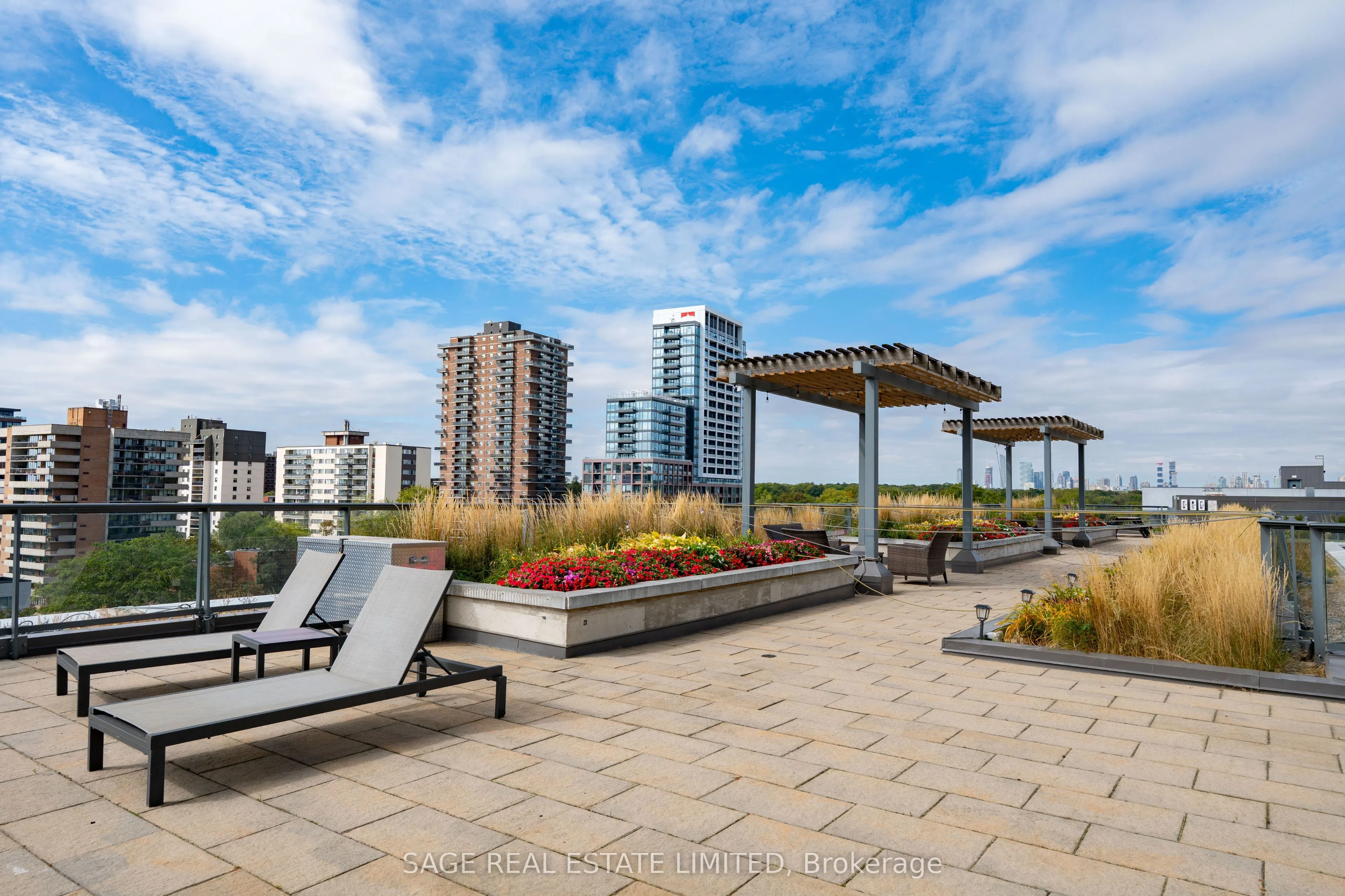 1 Hurontario Street #202
