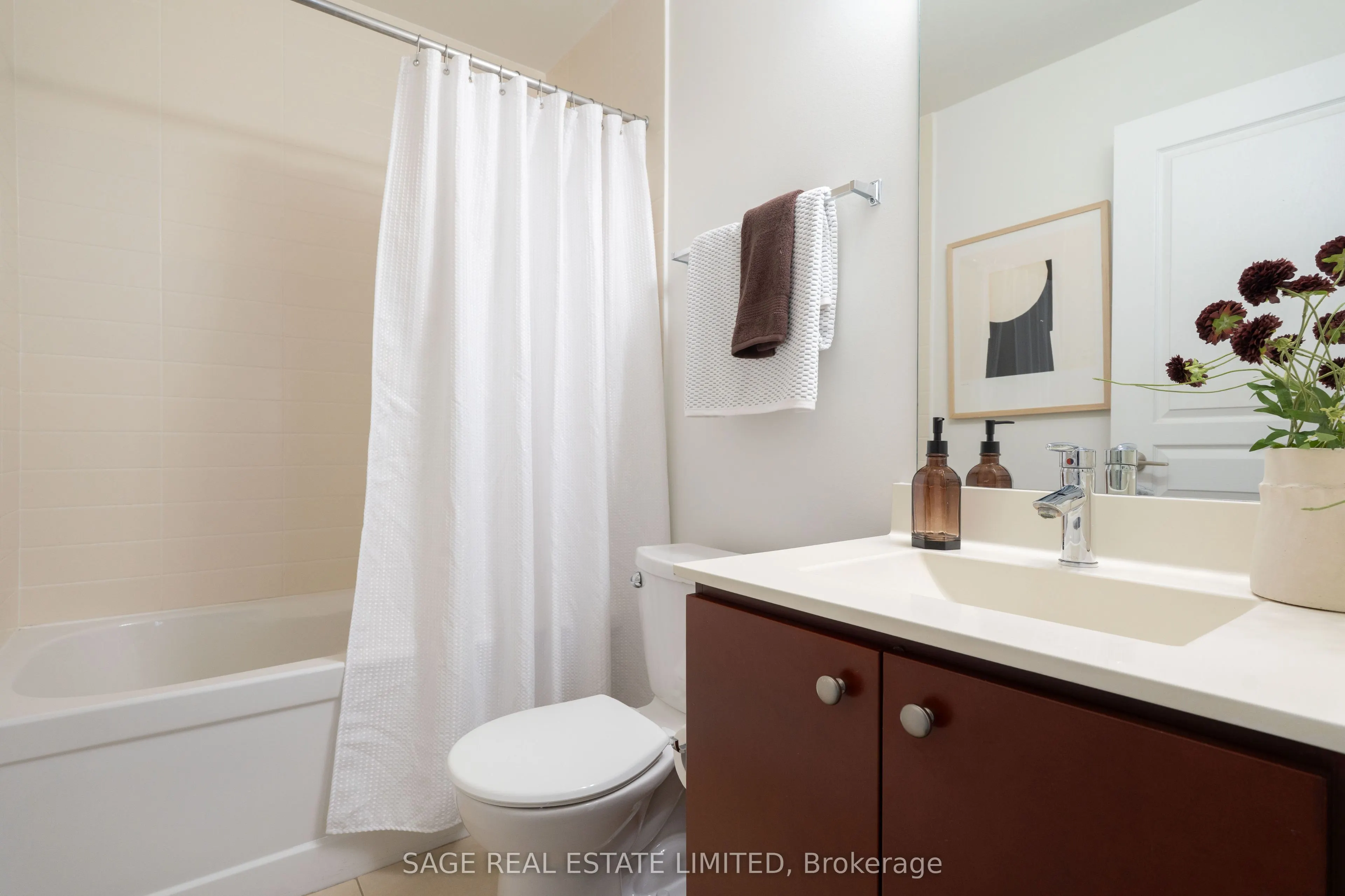 1 Hurontario Street #202