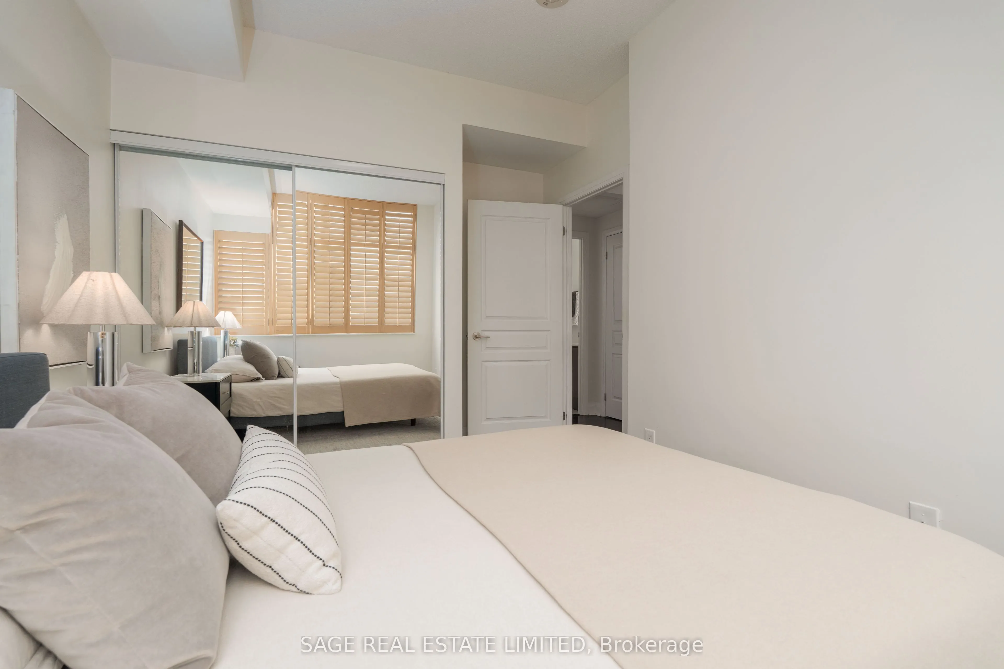 1 Hurontario Street #202