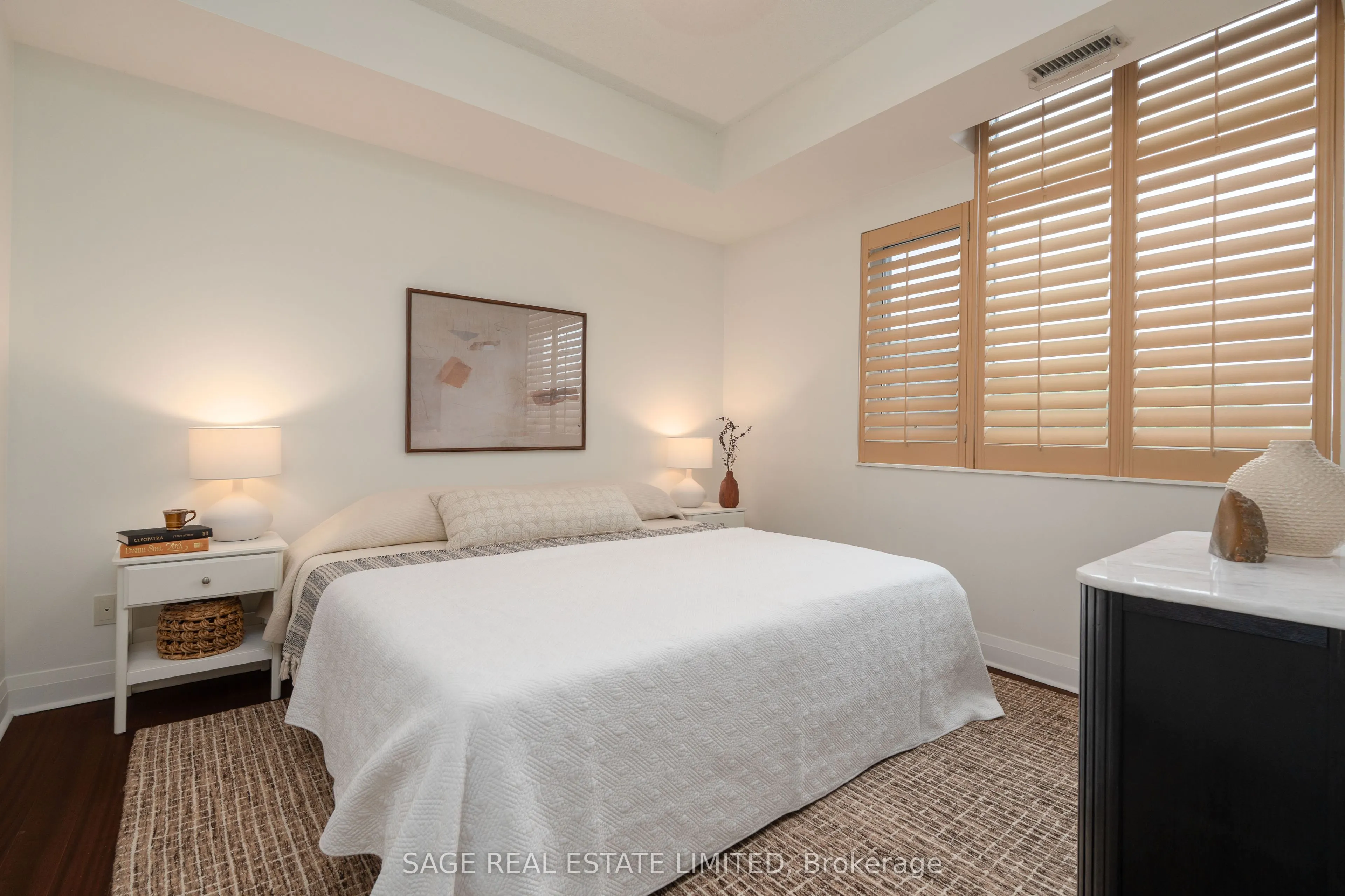 1 Hurontario Street #202