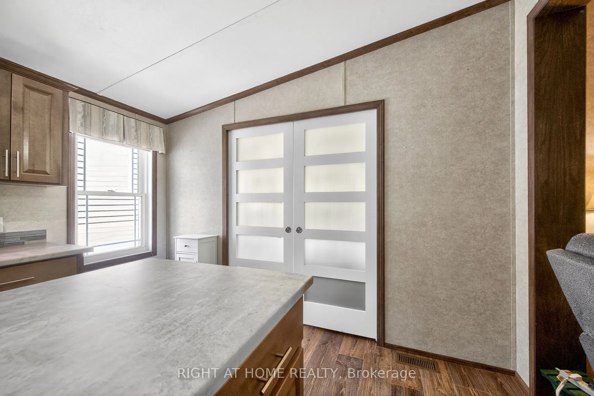 4449 Milburough Line #5 Beech Street