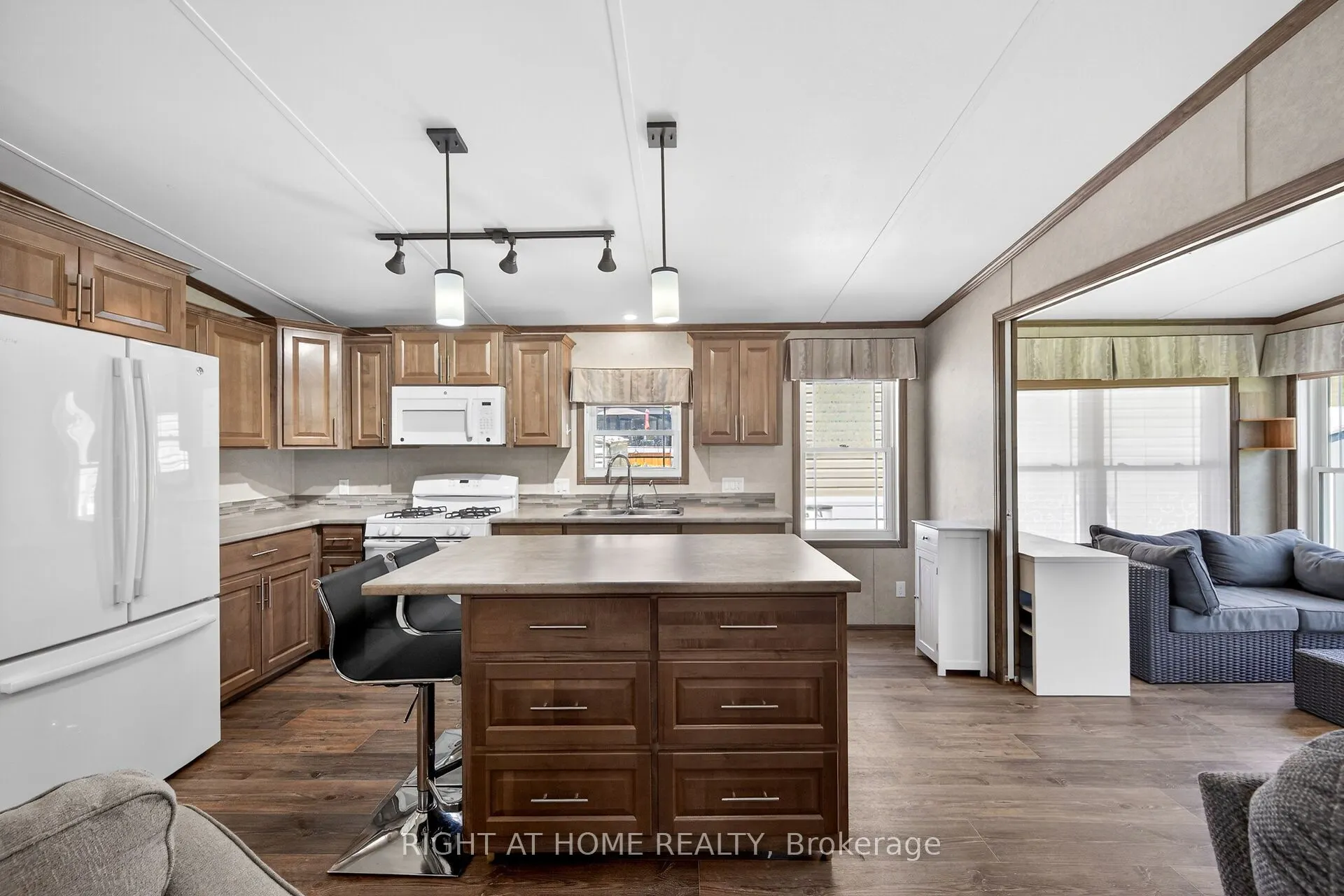 4449 Milburough Line #5 Beech Street