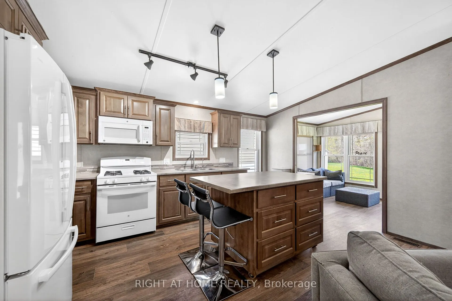 4449 Milburough Line #5 Beech Street