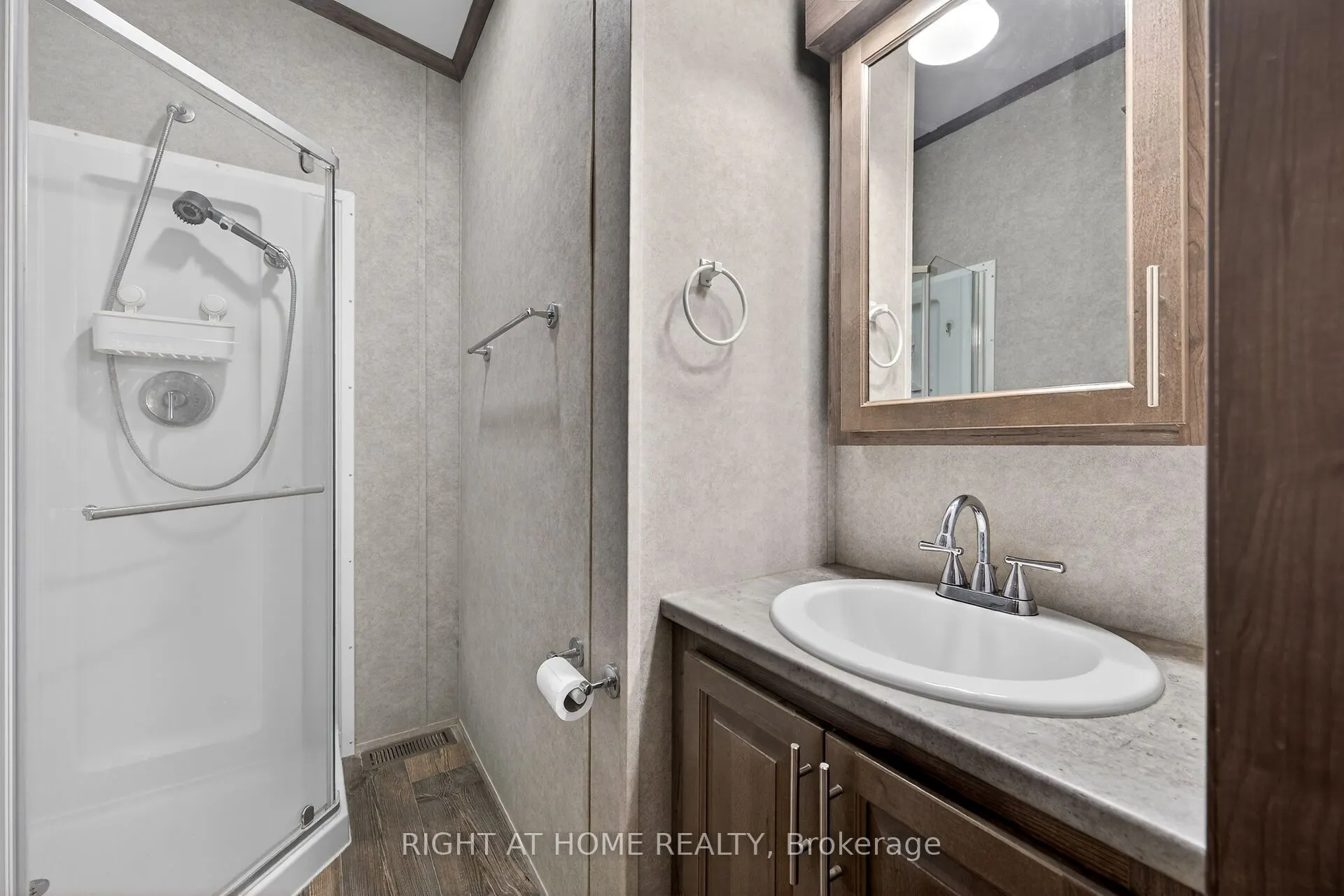 4449 Milburough Line #5 Beech Street
