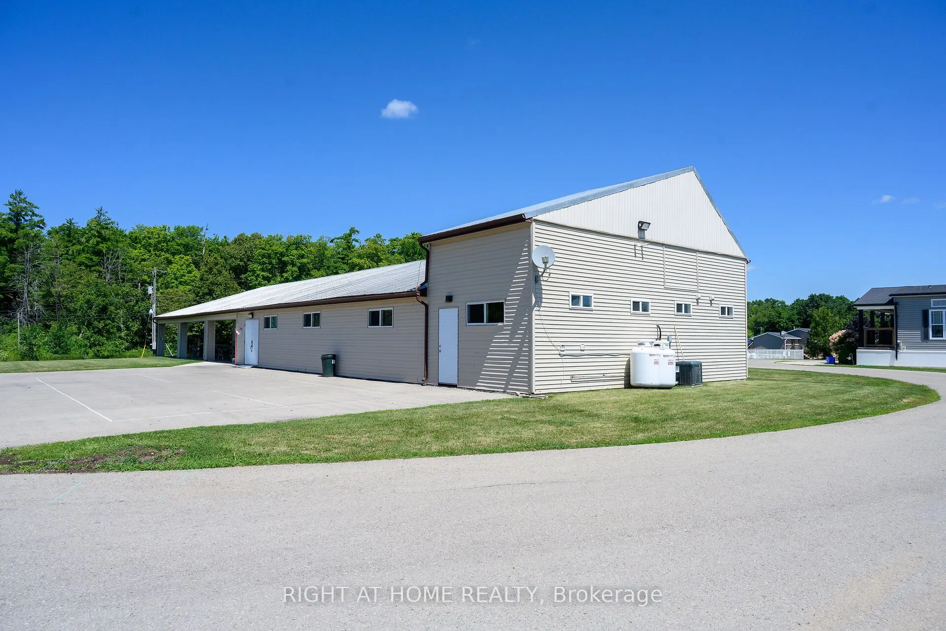 4449 Milburough Line #5 Beech Street
