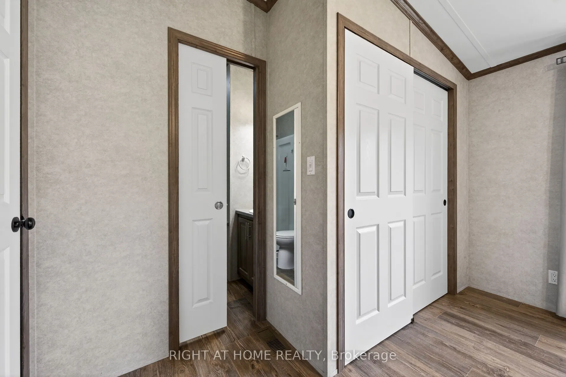 4449 Milburough Line #5 Beech Street