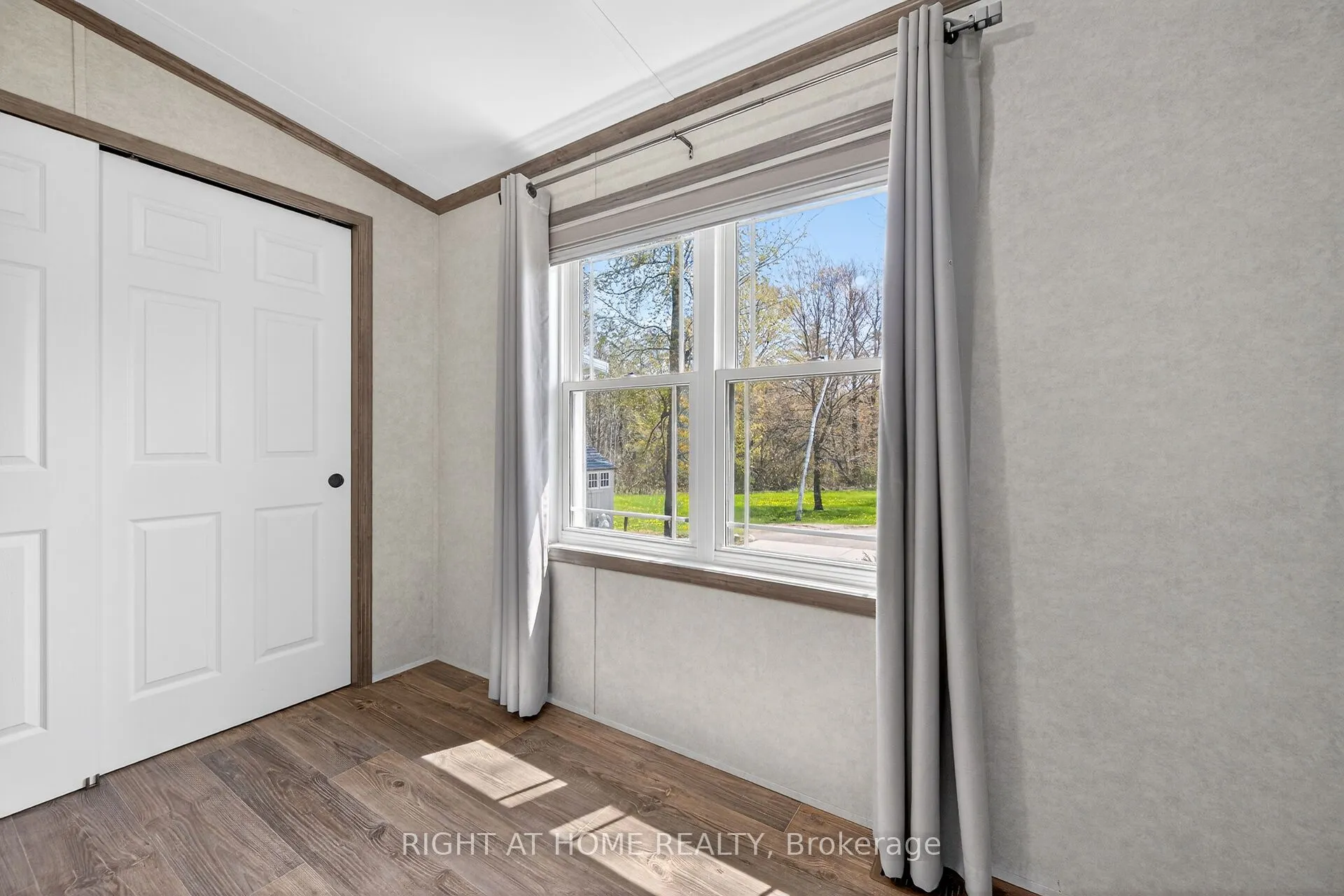 4449 Milburough Line #5 Beech Street