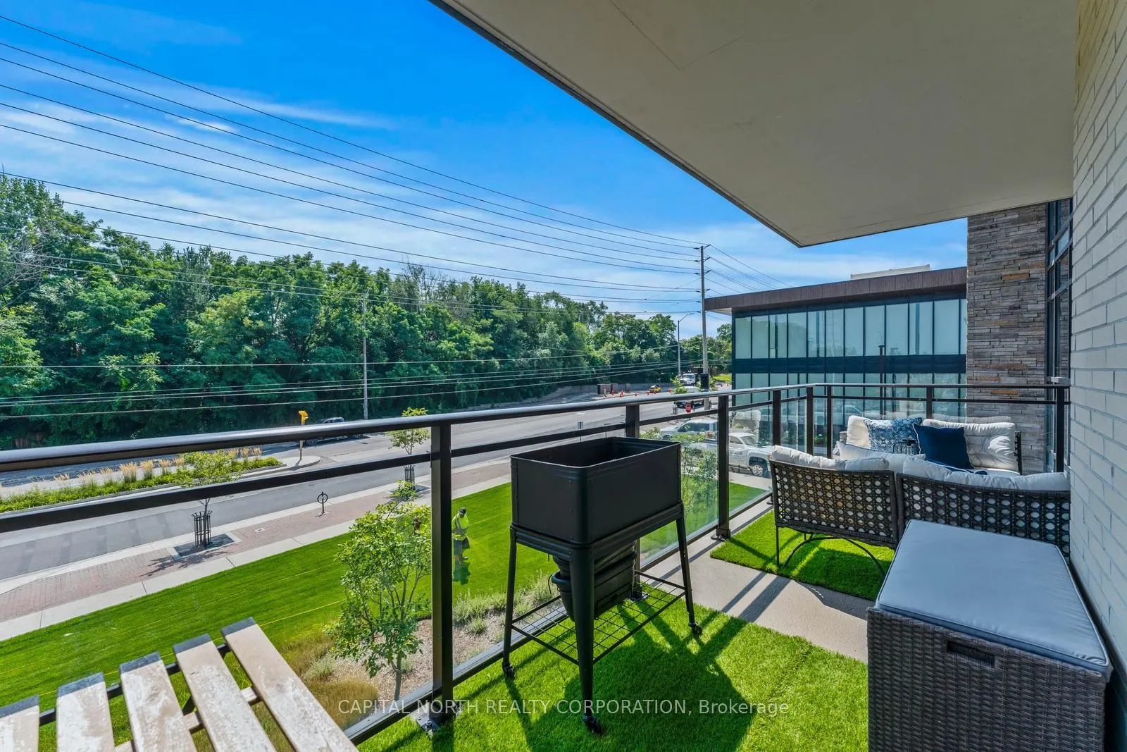 1575 Lakeshore Road W #270