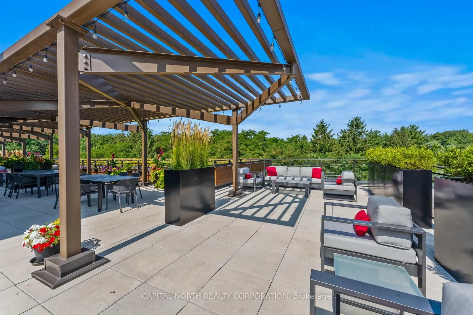 1575 Lakeshore Road W #270