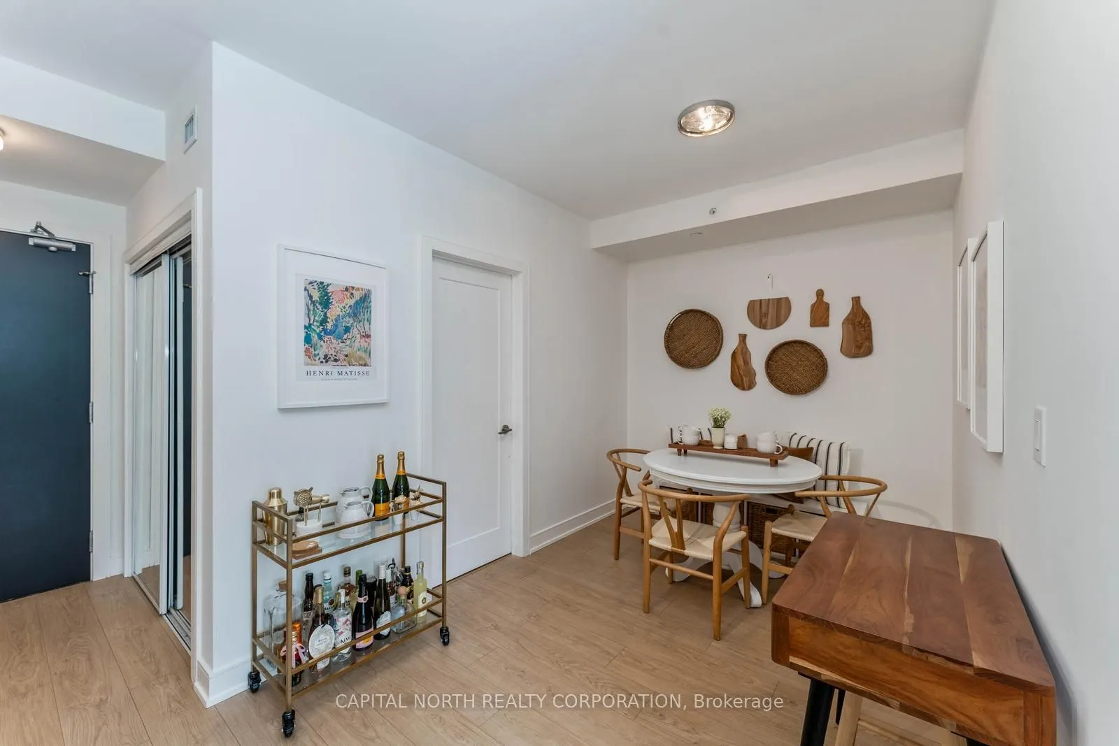 1575 Lakeshore Road W #270