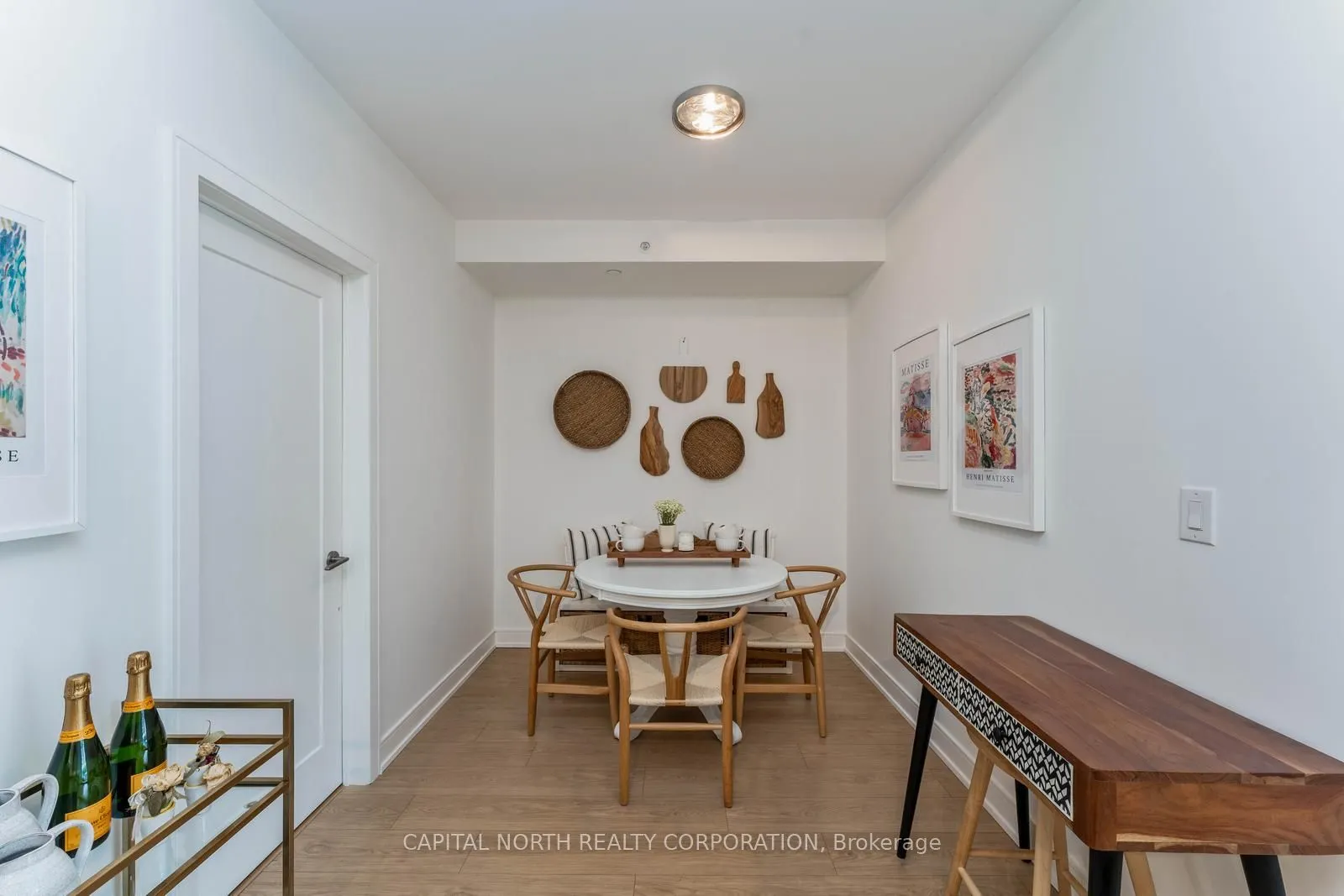 1575 Lakeshore Road W #270