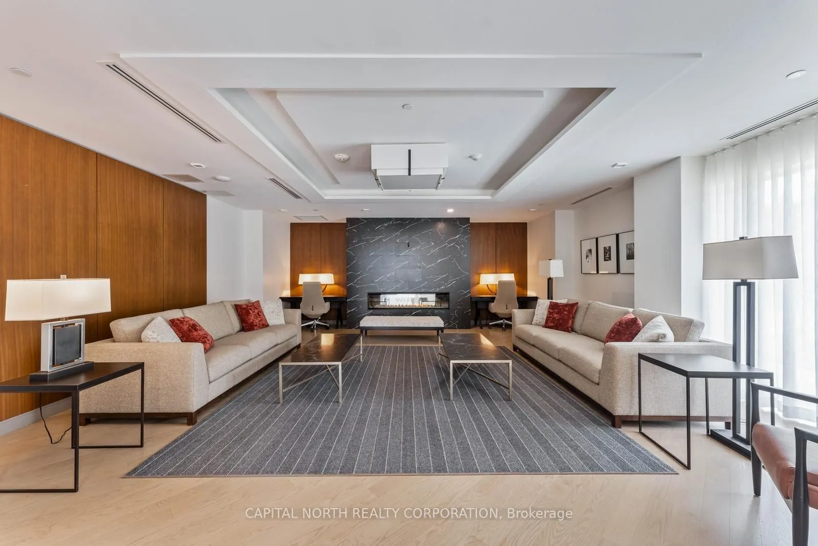 1575 Lakeshore Road W #270