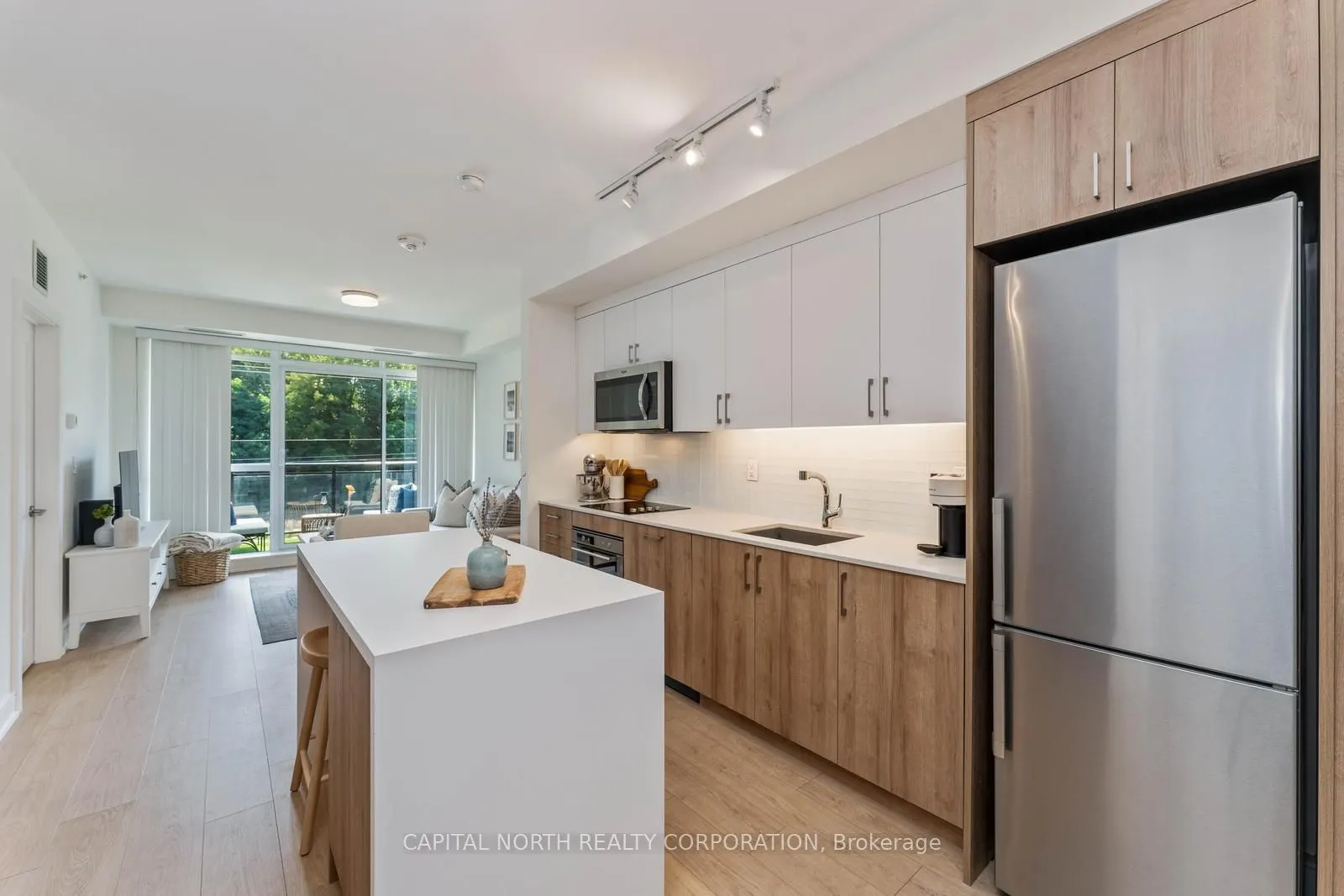 1575 Lakeshore Road W #270