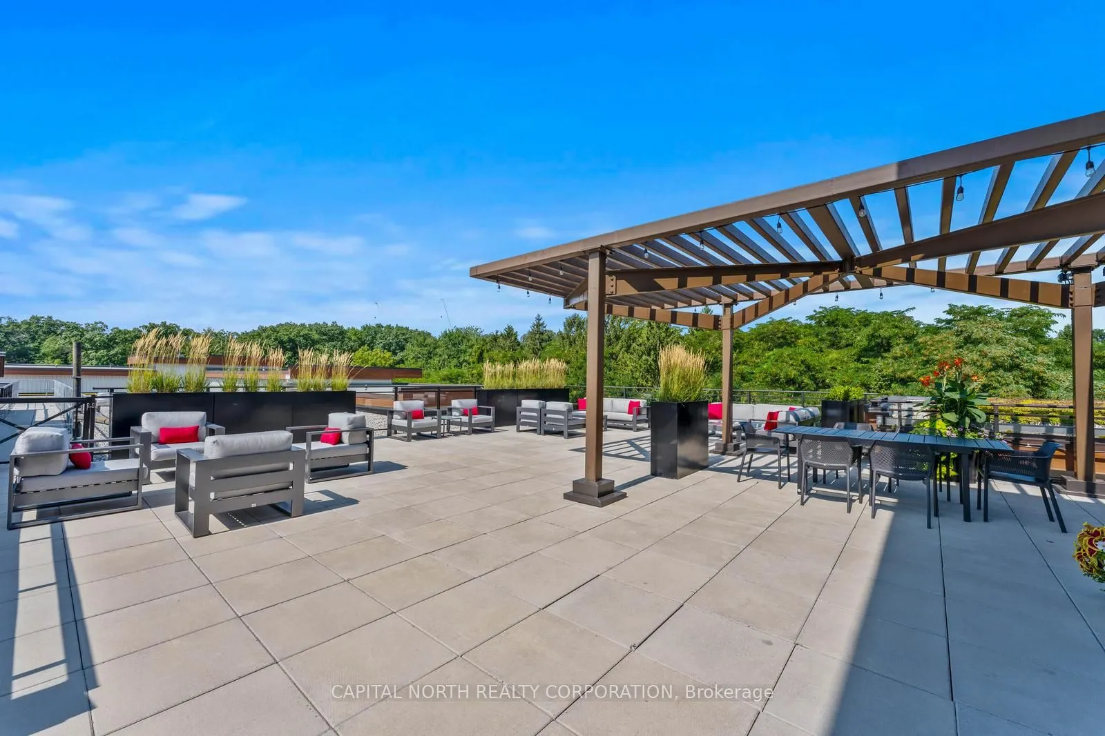 1575 Lakeshore Road W #270