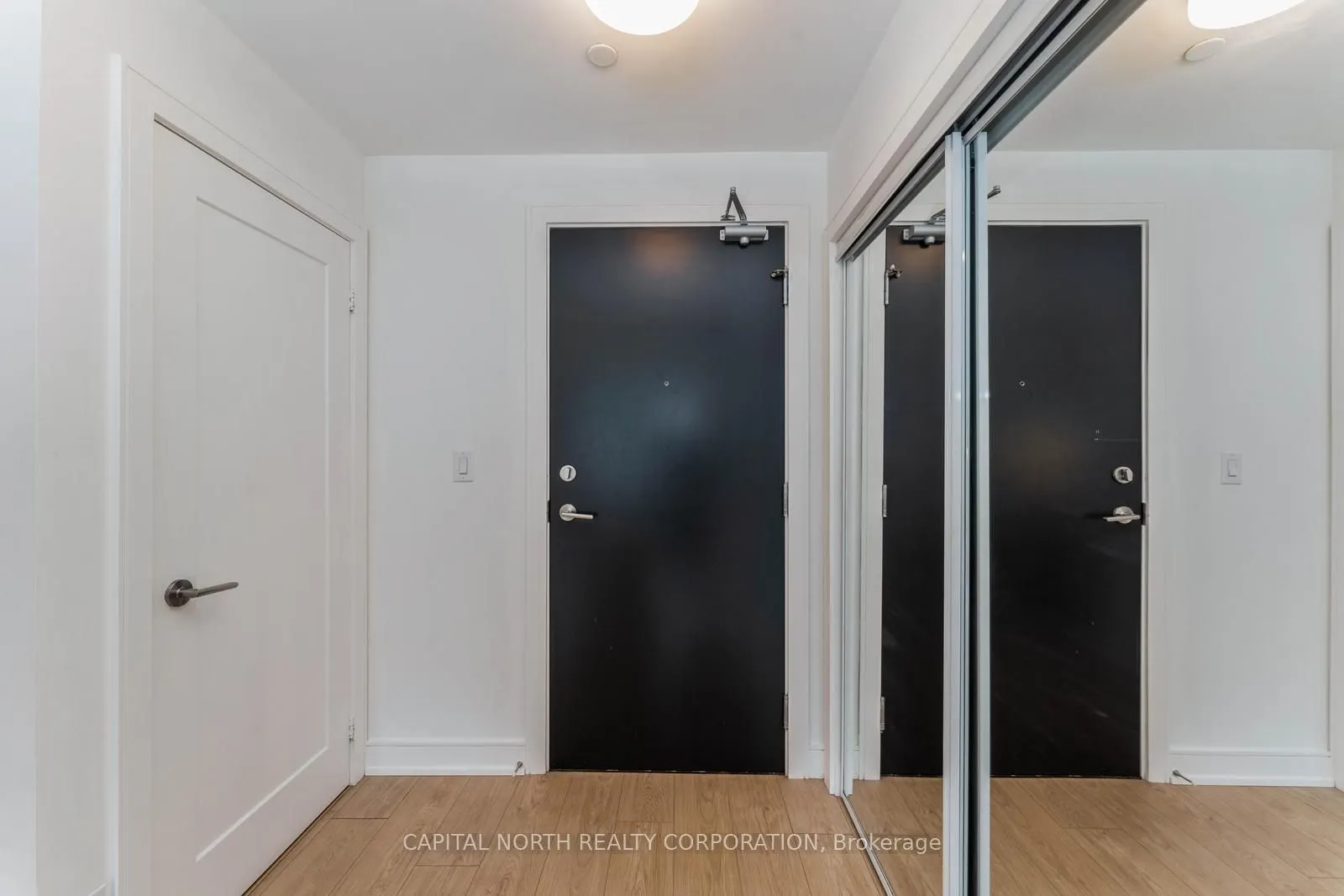 1575 Lakeshore Road W #270