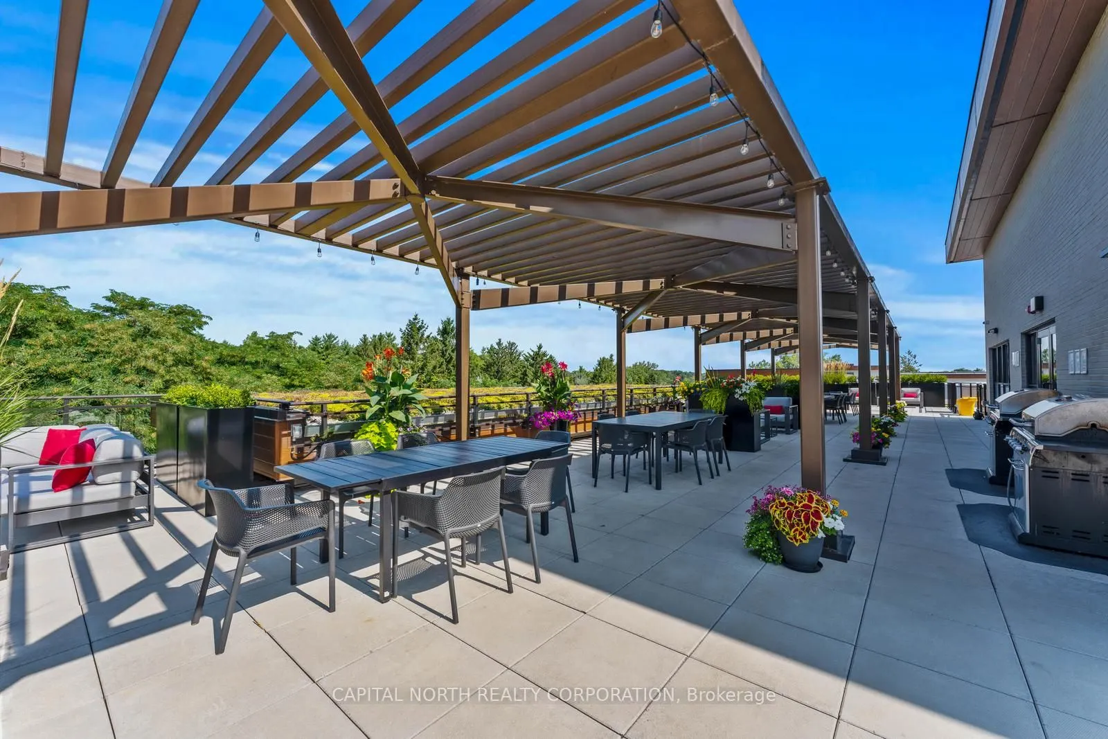 1575 Lakeshore Road W #270