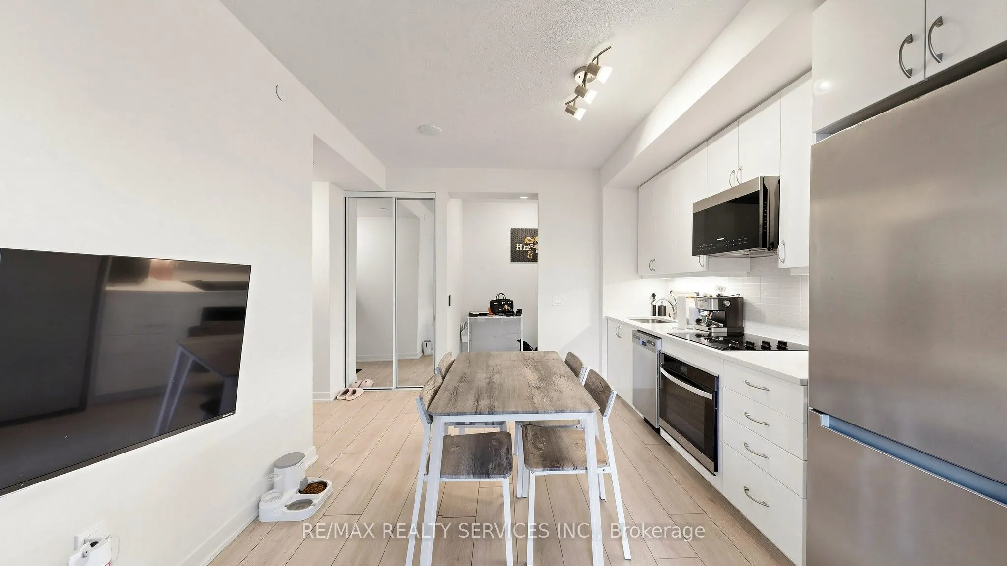 38 Annie Craig Drive #707