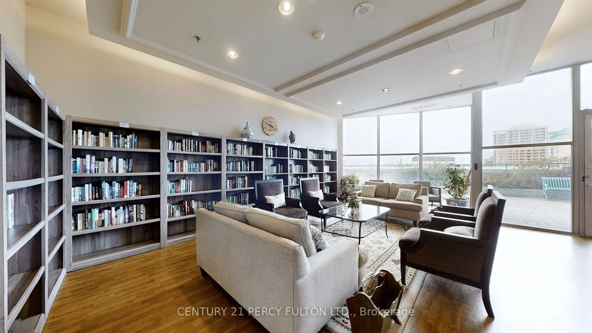 9 George Street N #1612