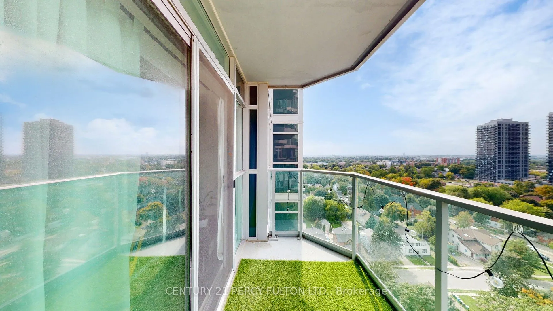 9 George Street N #1612