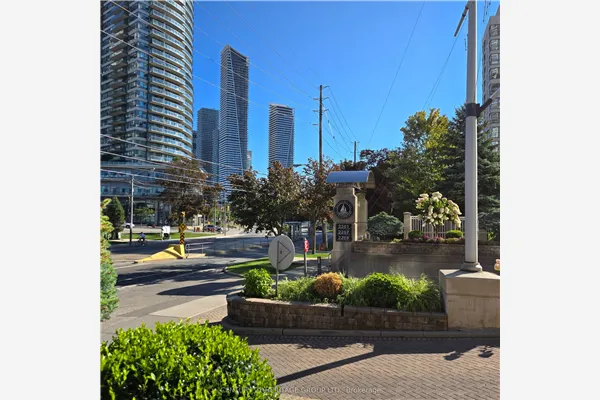 2267 Lakeshore Boulevard W #610