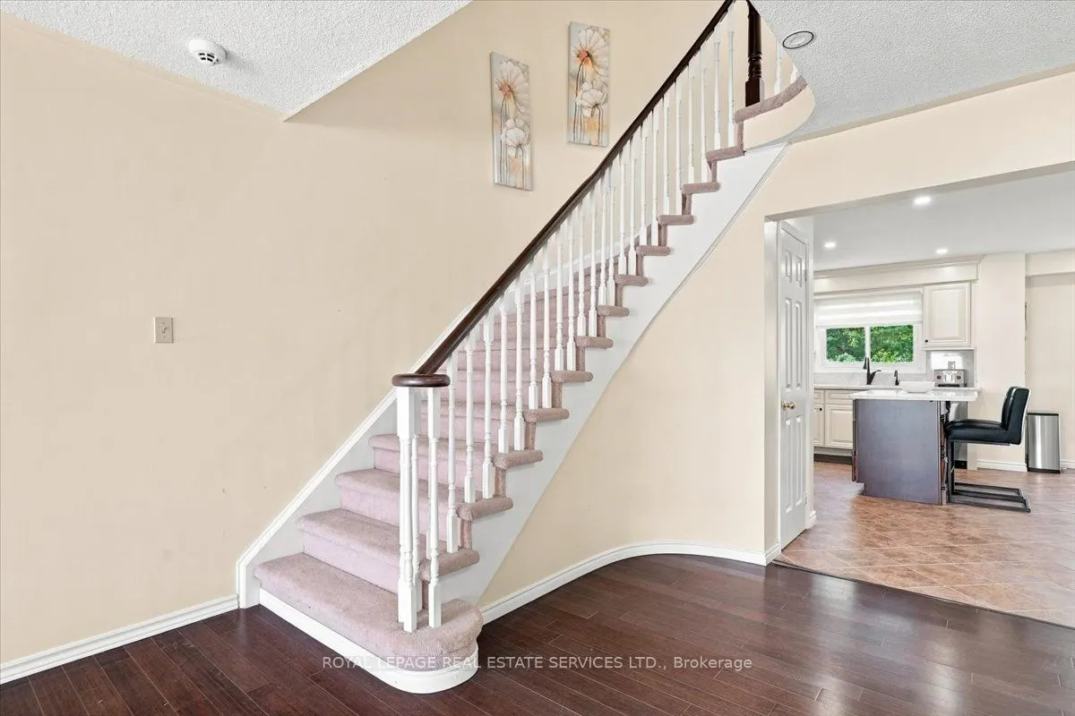 1199 LEEWOOD Drive