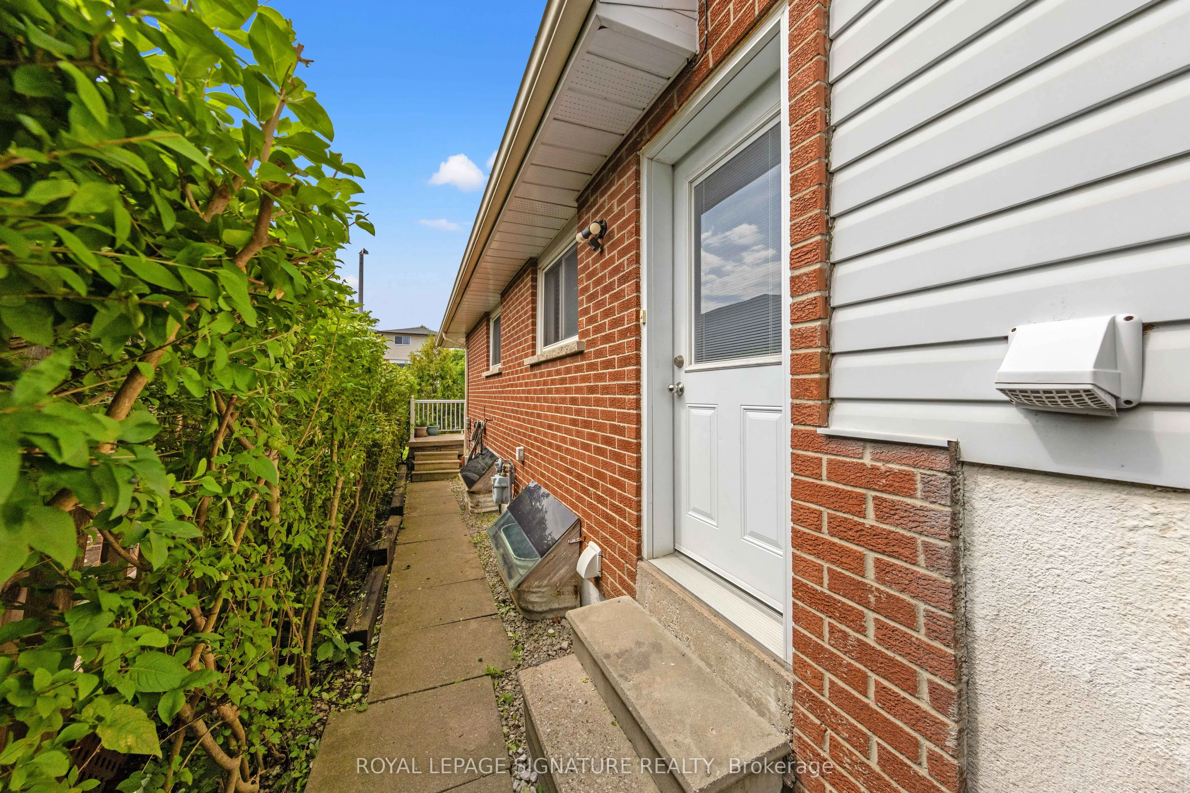 112 Kingswood Drive
