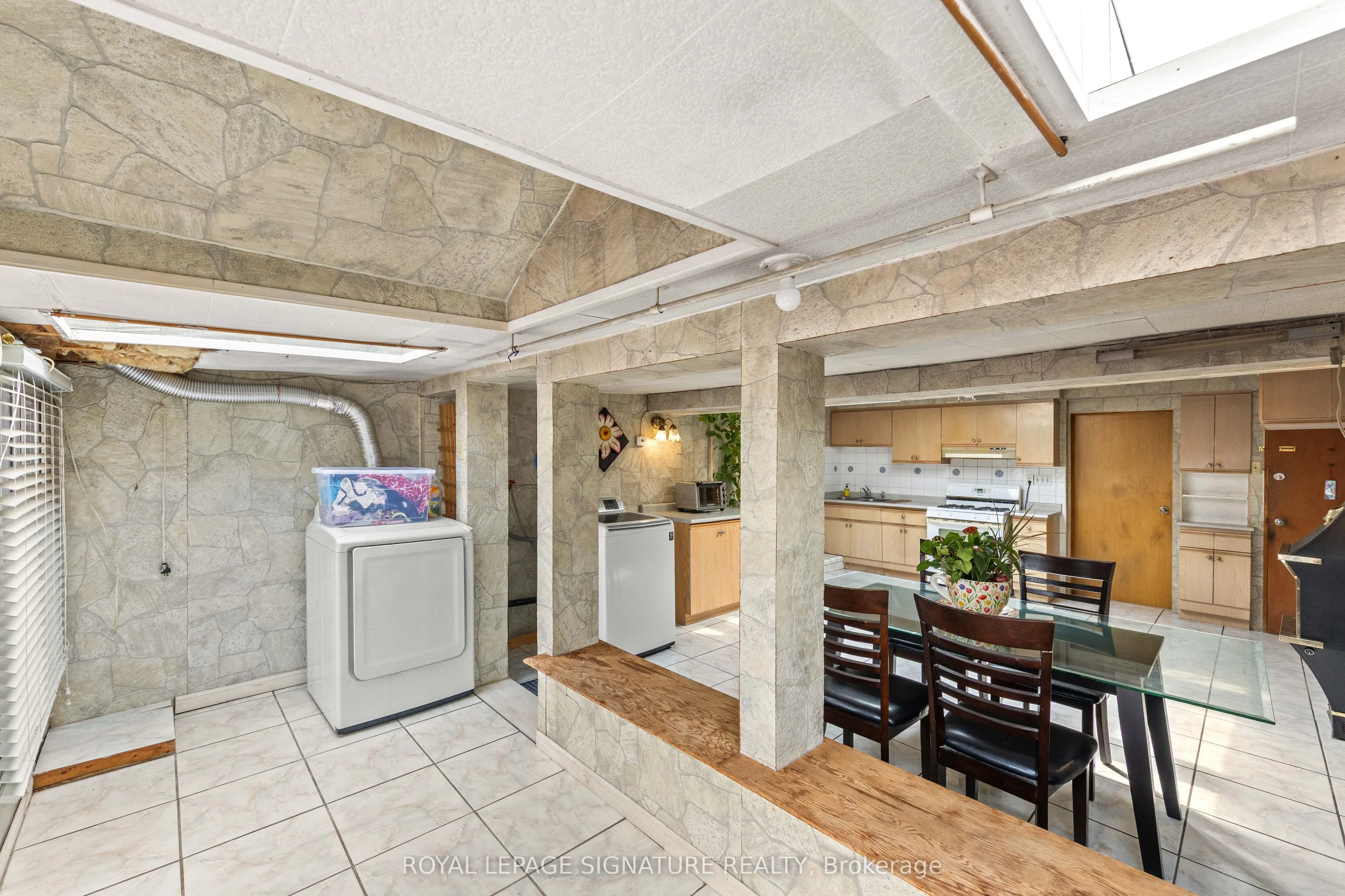 112 Kingswood Drive