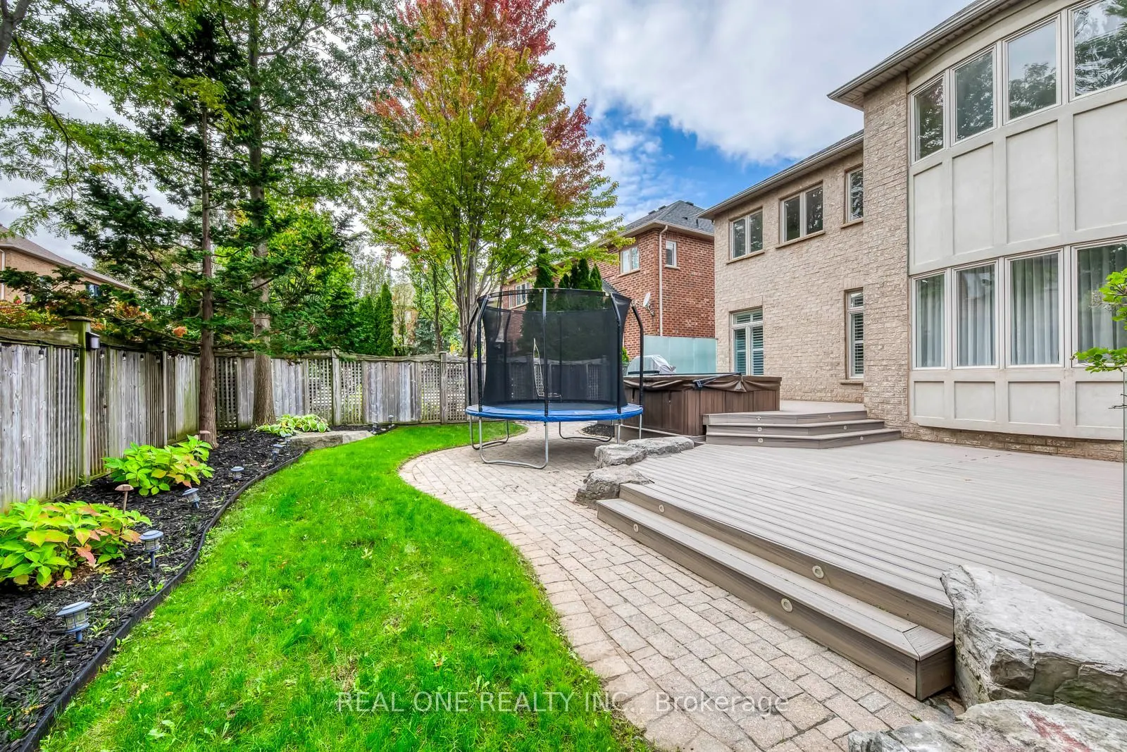 2456 Bon Echo Drive